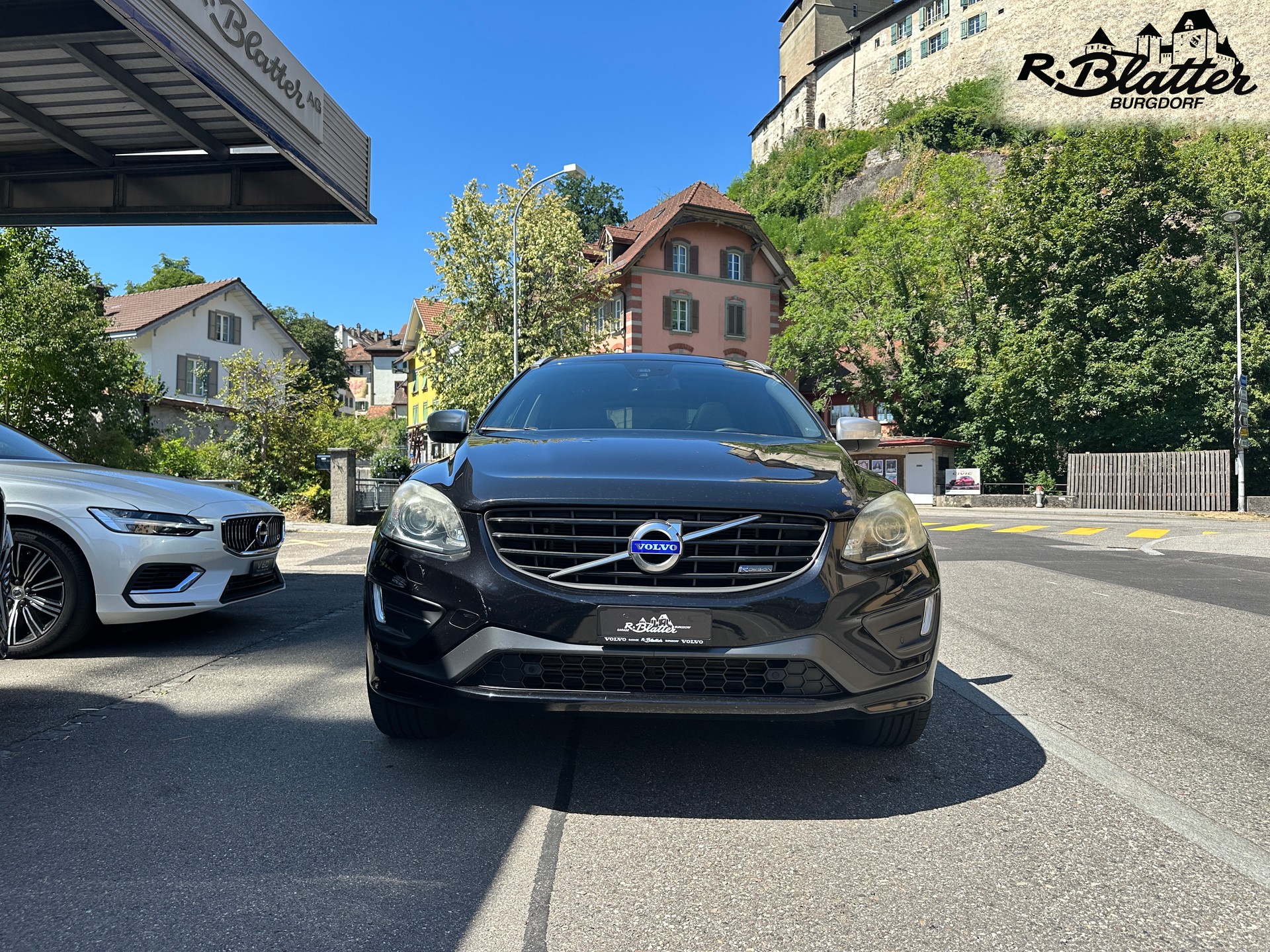 VOLVO XC60 D5 AWD Summum R-Design Geartronic-image-1