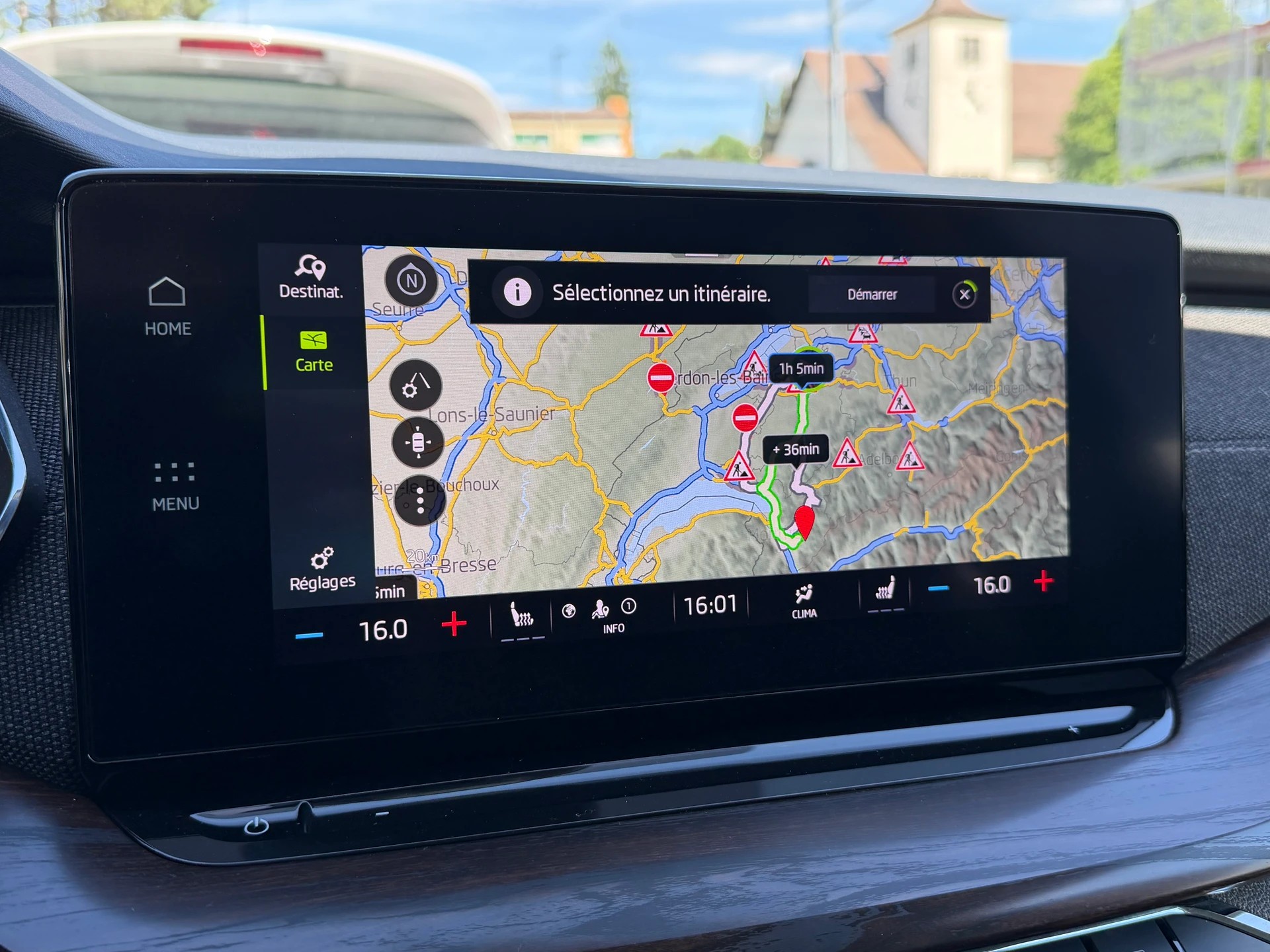 SKODA Octavia Combi 2.0 TDI DSG Scout 4x4-image-9