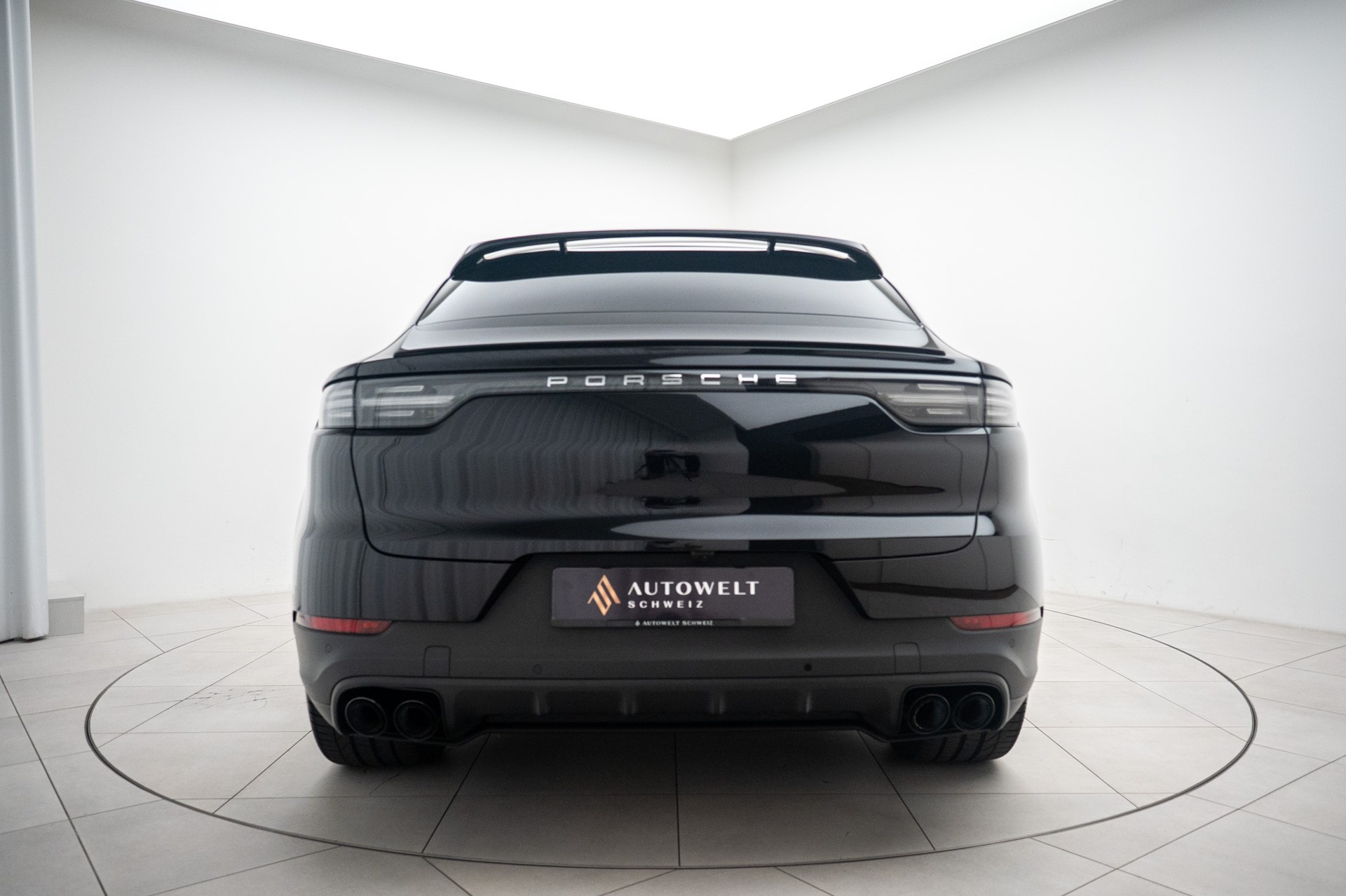 PORSCHE Cayenne Coupé E-Hybrid-image-3
