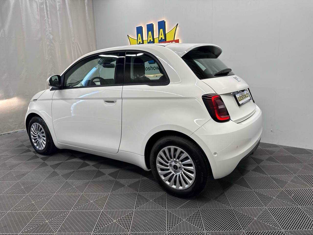 FIAT 500 electric 87 kW Cult-image-1