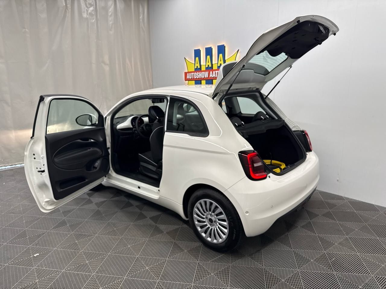 FIAT 500 electric 87 kW Cult-image-11