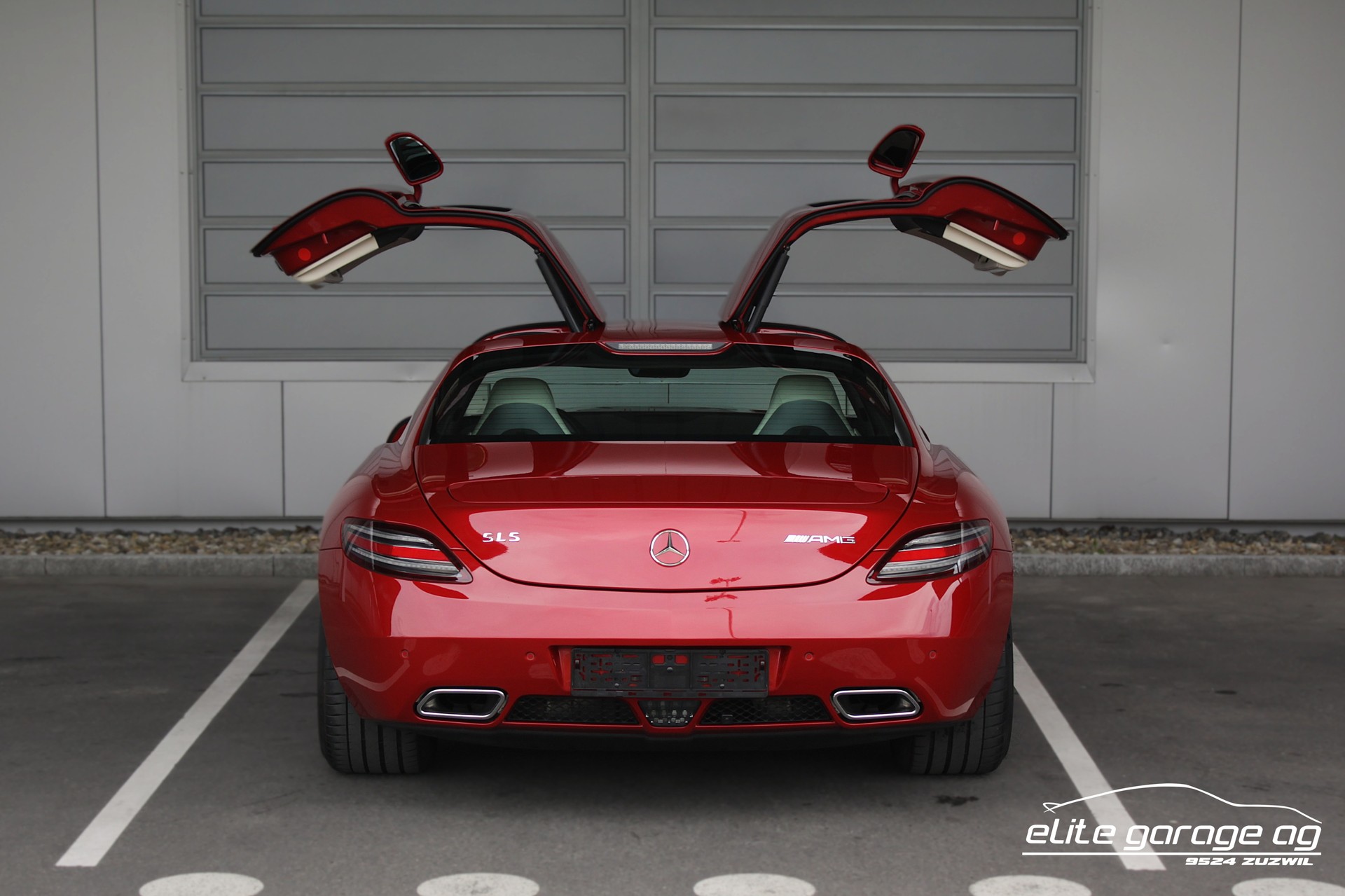 MERCEDES-BENZ SLS 63 AMG Speedshift-image-3