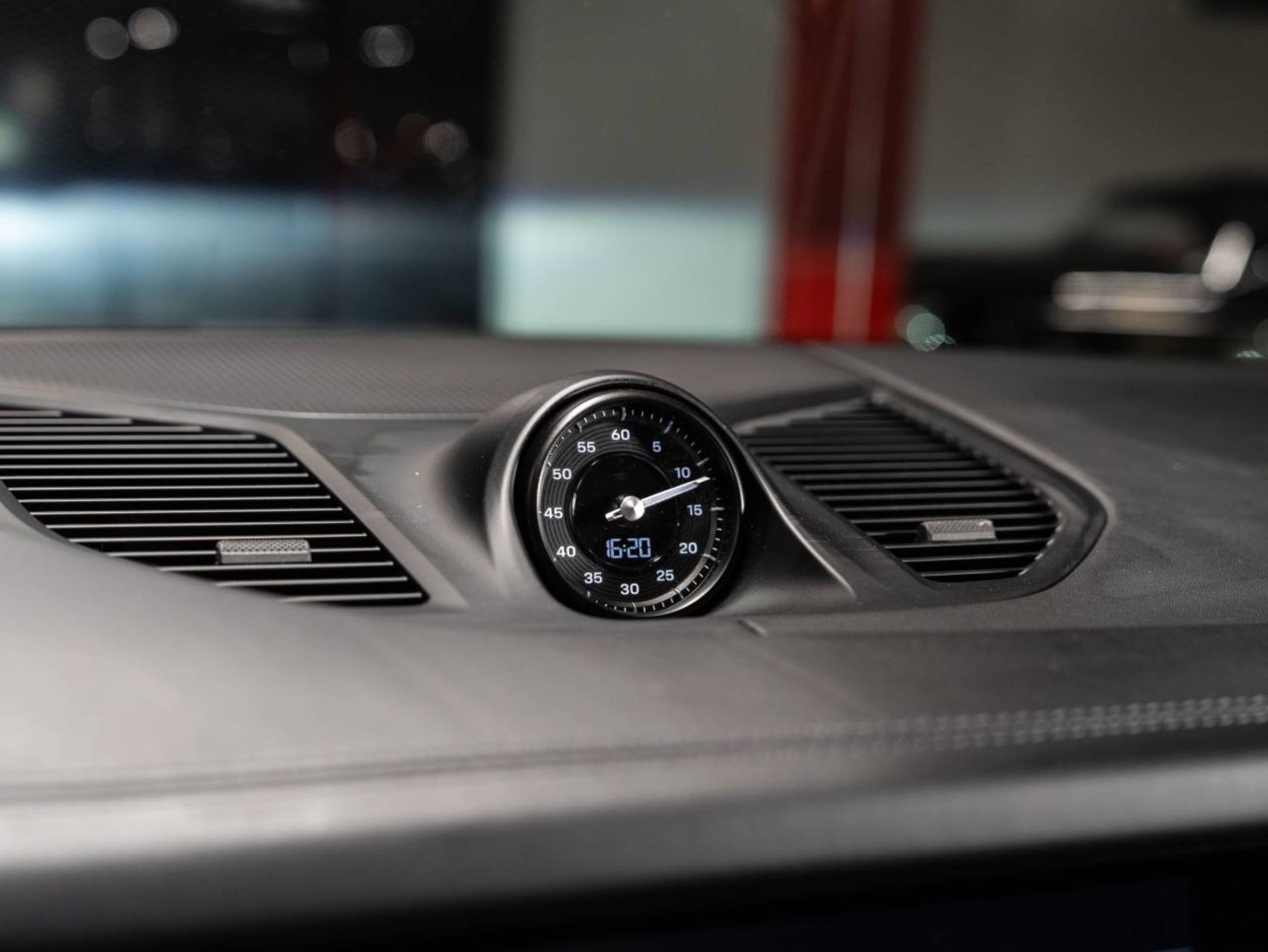 PORSCHE Cayenne S E-Hybrid Coupé-image-9