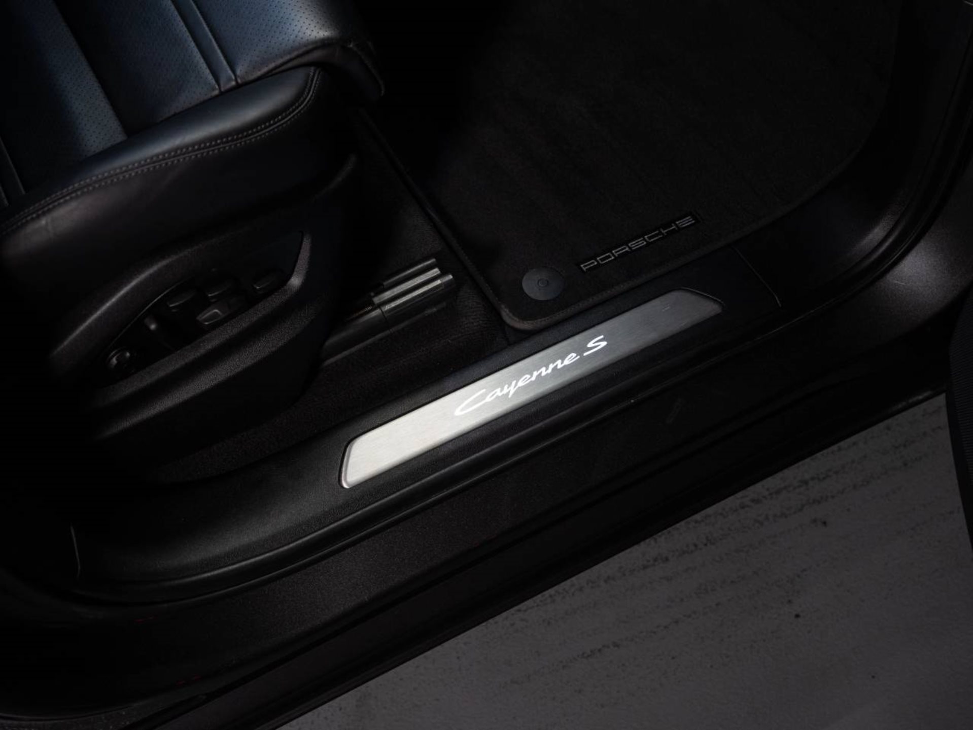 PORSCHE Cayenne S E-Hybrid Coupé-image-21