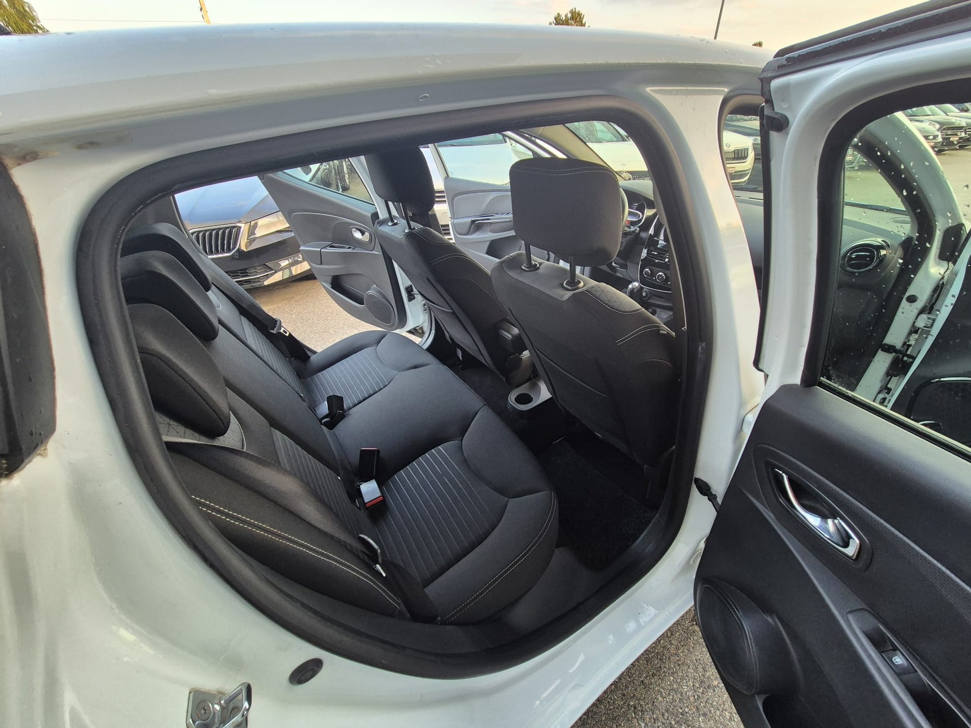 RENAULT Clio 0.9 12V Dynamique-image-10