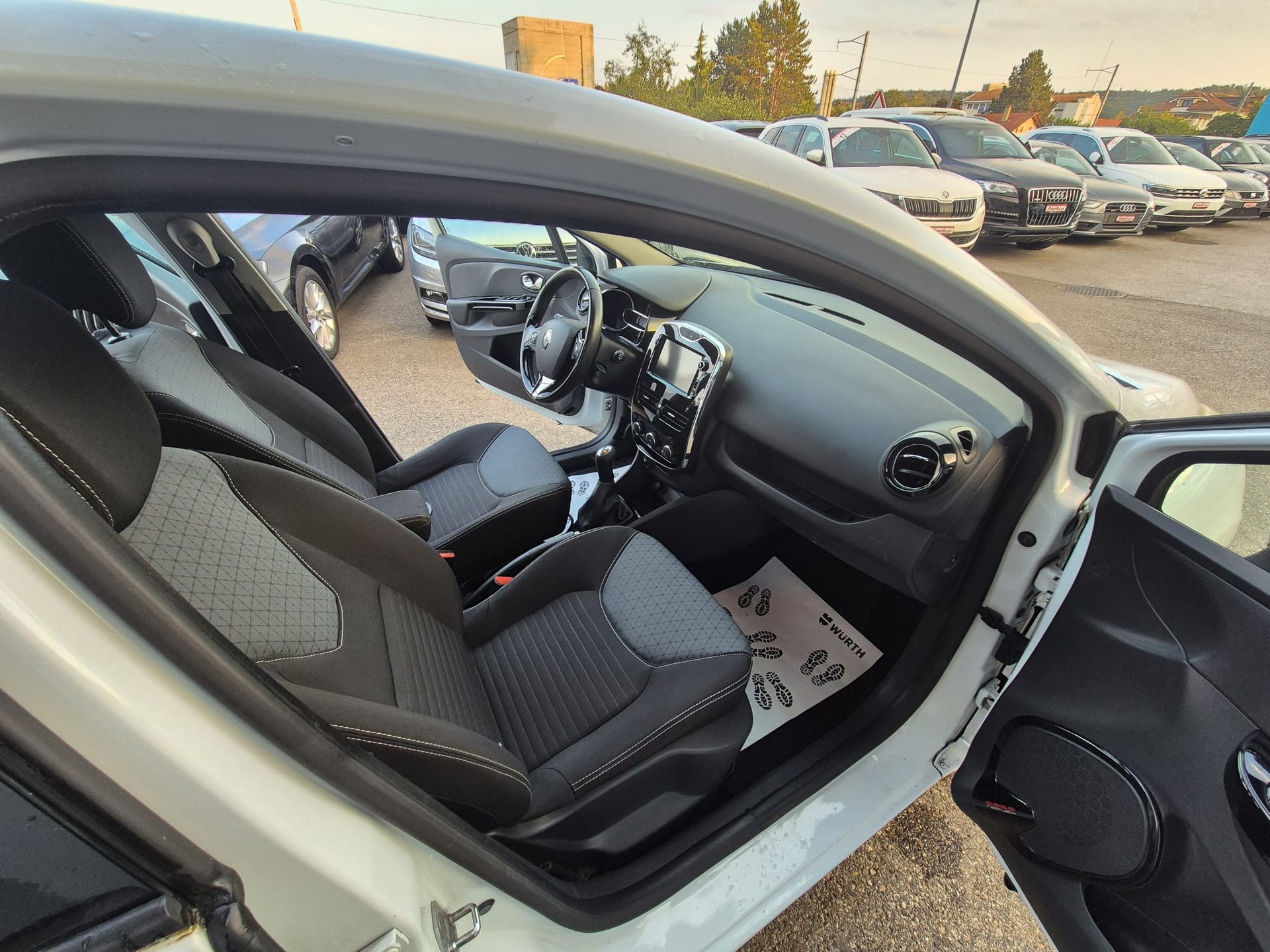 RENAULT Clio 0.9 12V Dynamique-image-7