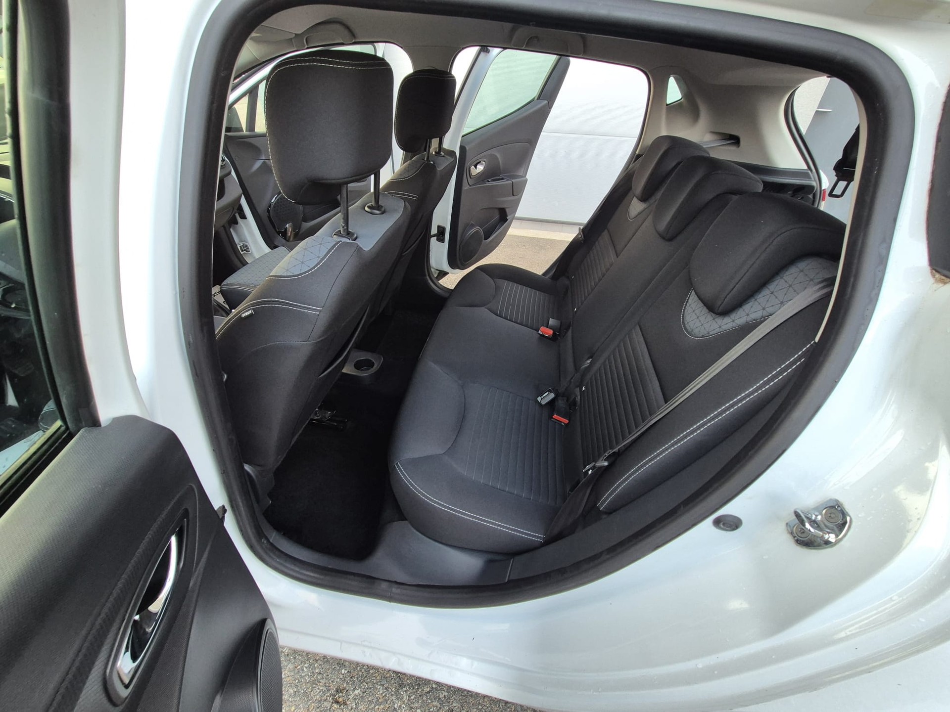 RENAULT Clio 0.9 12V Dynamique-image-9