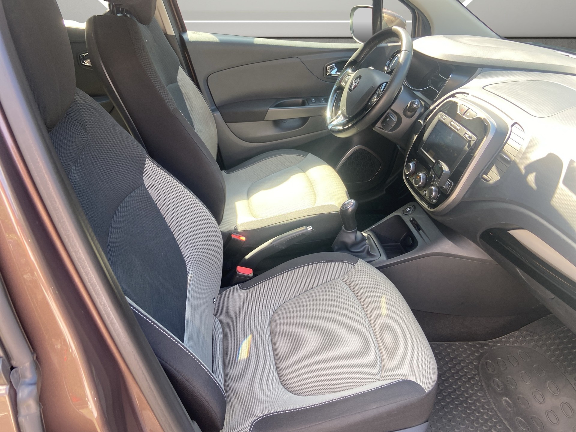 RENAULT Captur 0.9 12V Dynamique-image-9