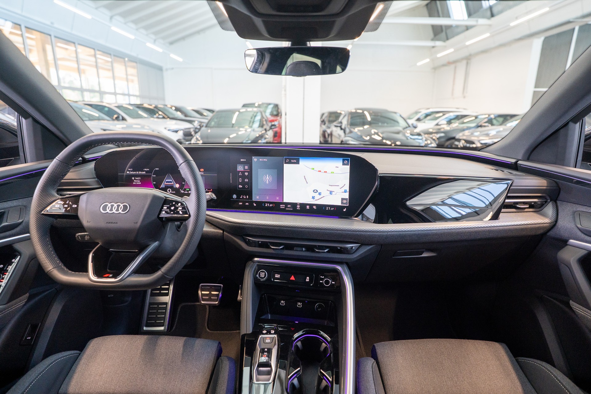 AUDI Q5 2.0 40 TFSI quattro S-Tronic S-Line / Rückfahrkamera / Navi / Sportsitze-image-15