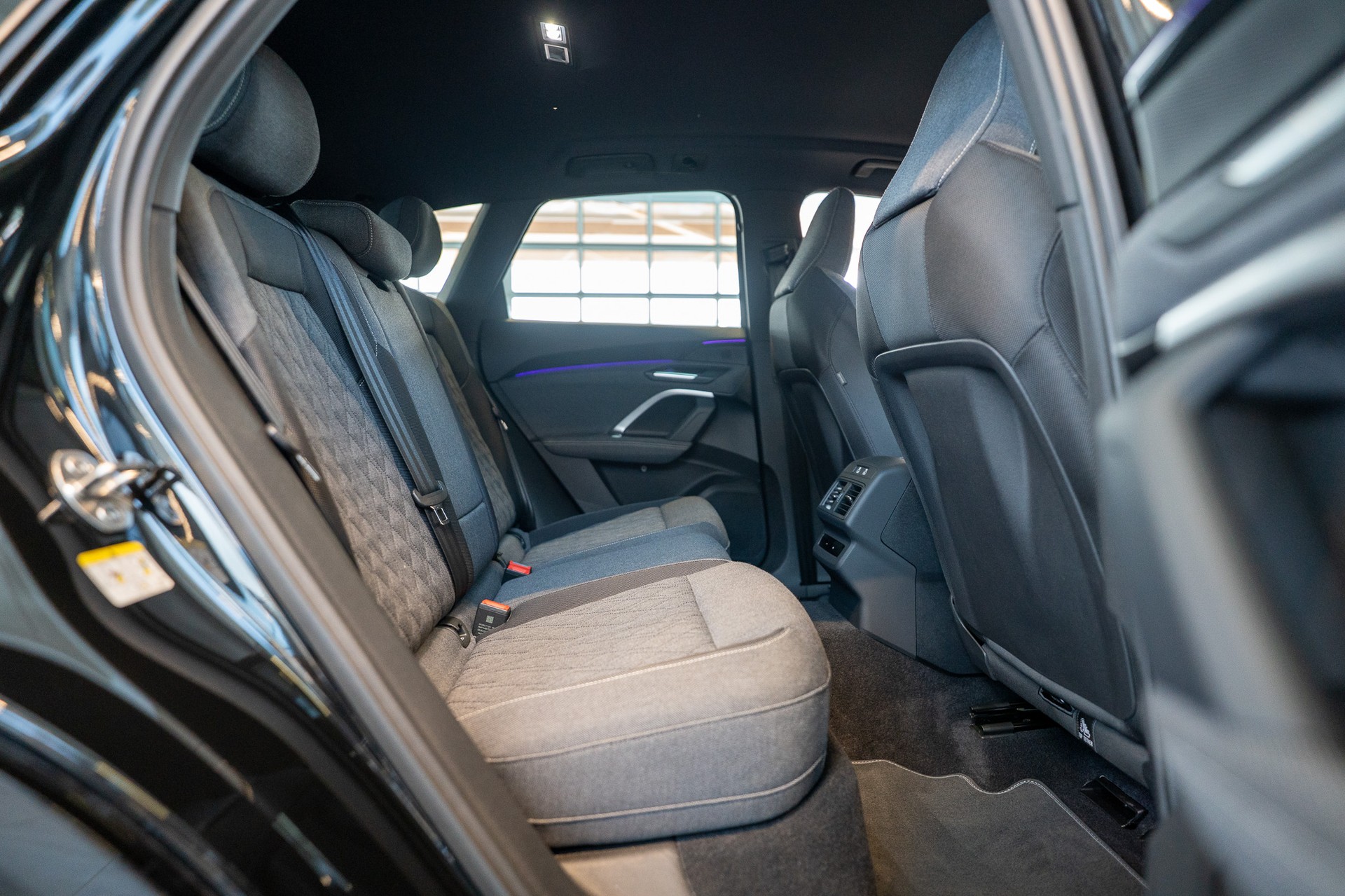 AUDI Q5 2.0 40 TFSI quattro S-Tronic S-Line / Rückfahrkamera / Navi / Sportsitze-image-12