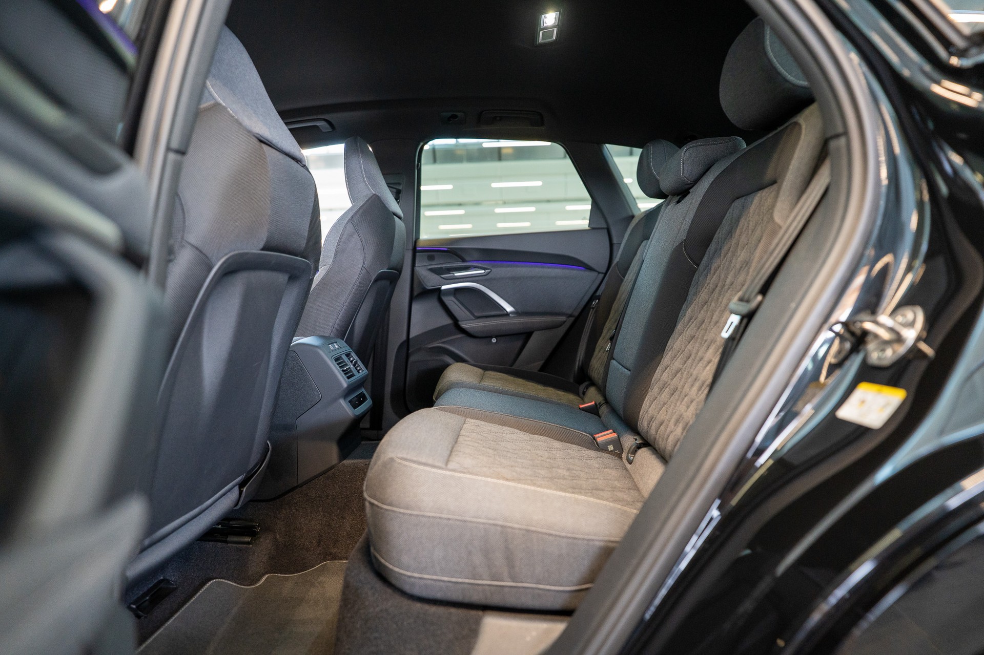 AUDI Q5 2.0 40 TFSI quattro S-Tronic S-Line / Rückfahrkamera / Navi / Sportsitze-image-11