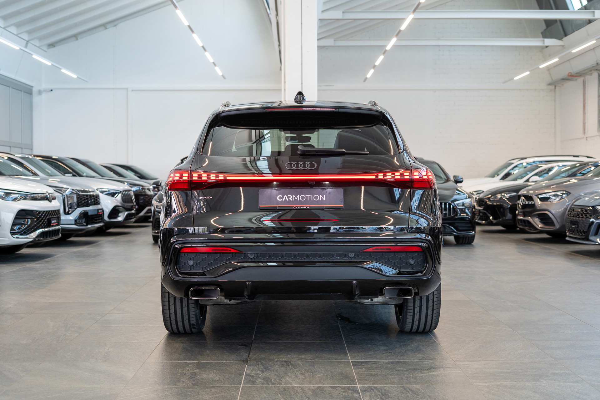 AUDI Q5 2.0 40 TFSI quattro S-Tronic S-Line / Rückfahrkamera / Navi / Sportsitze-image-4