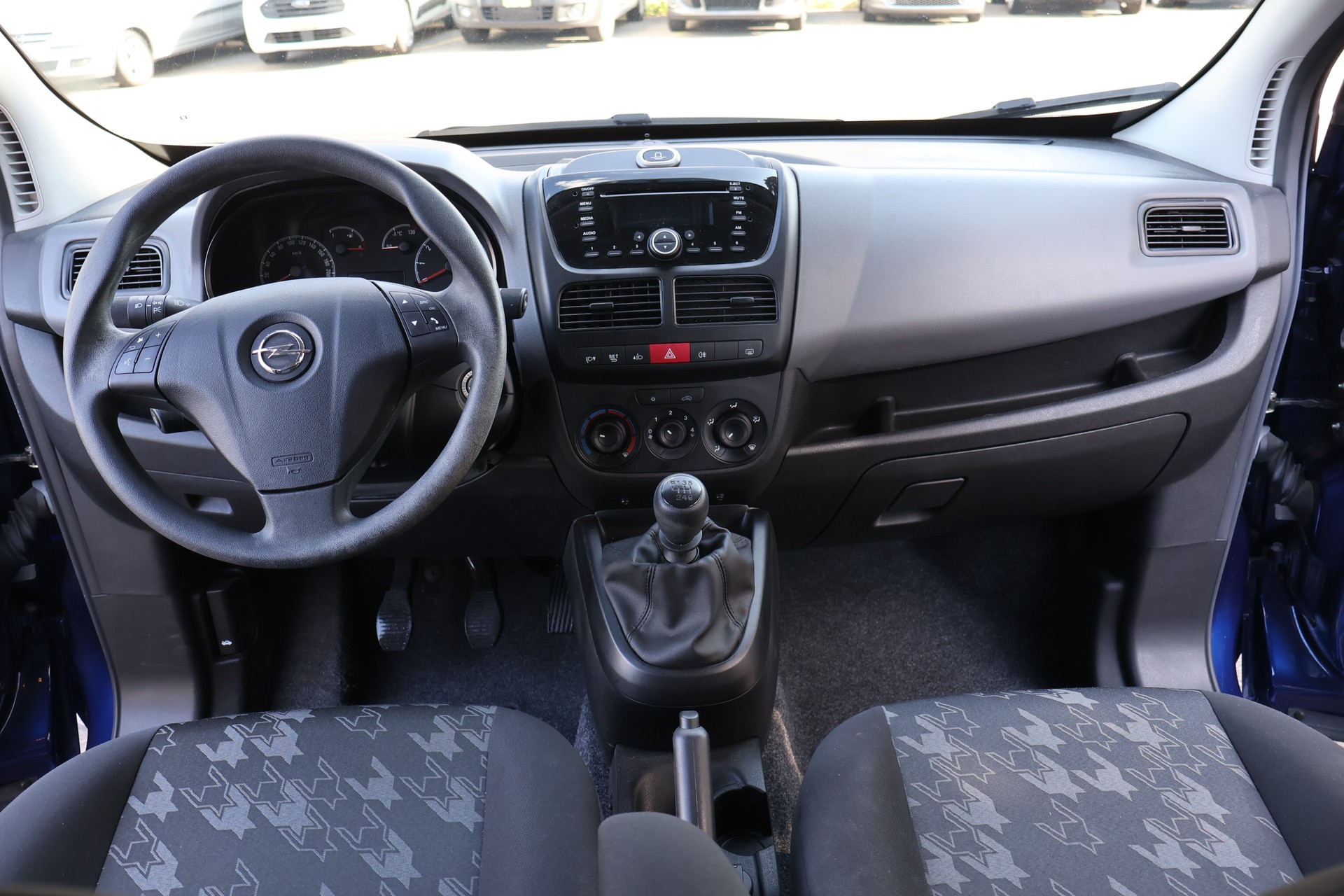 OPEL Combo 1.4 Turbo Cosmo L1H1-image-9