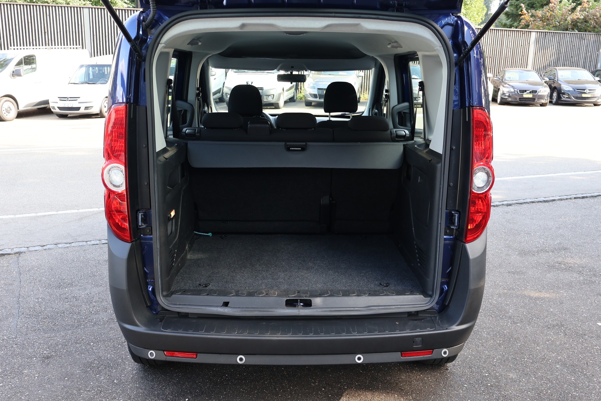 OPEL Combo 1.4 Turbo Cosmo L1H1-image-8