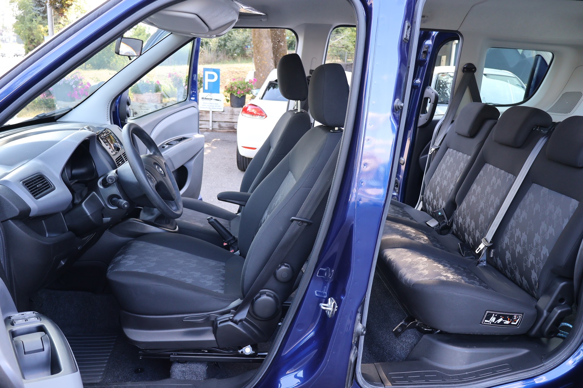 OPEL Combo 1.4 Turbo Cosmo L1H1-image-10