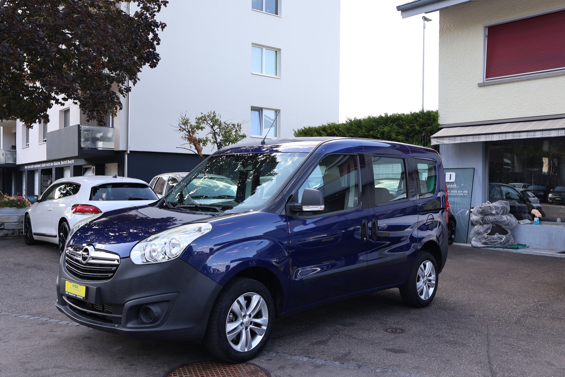 OPEL Combo 1.4 Turbo Cosmo L1H1-image-1