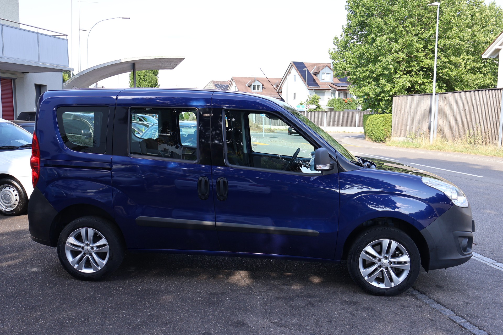 OPEL Combo 1.4 Turbo Cosmo L1H1-image-3