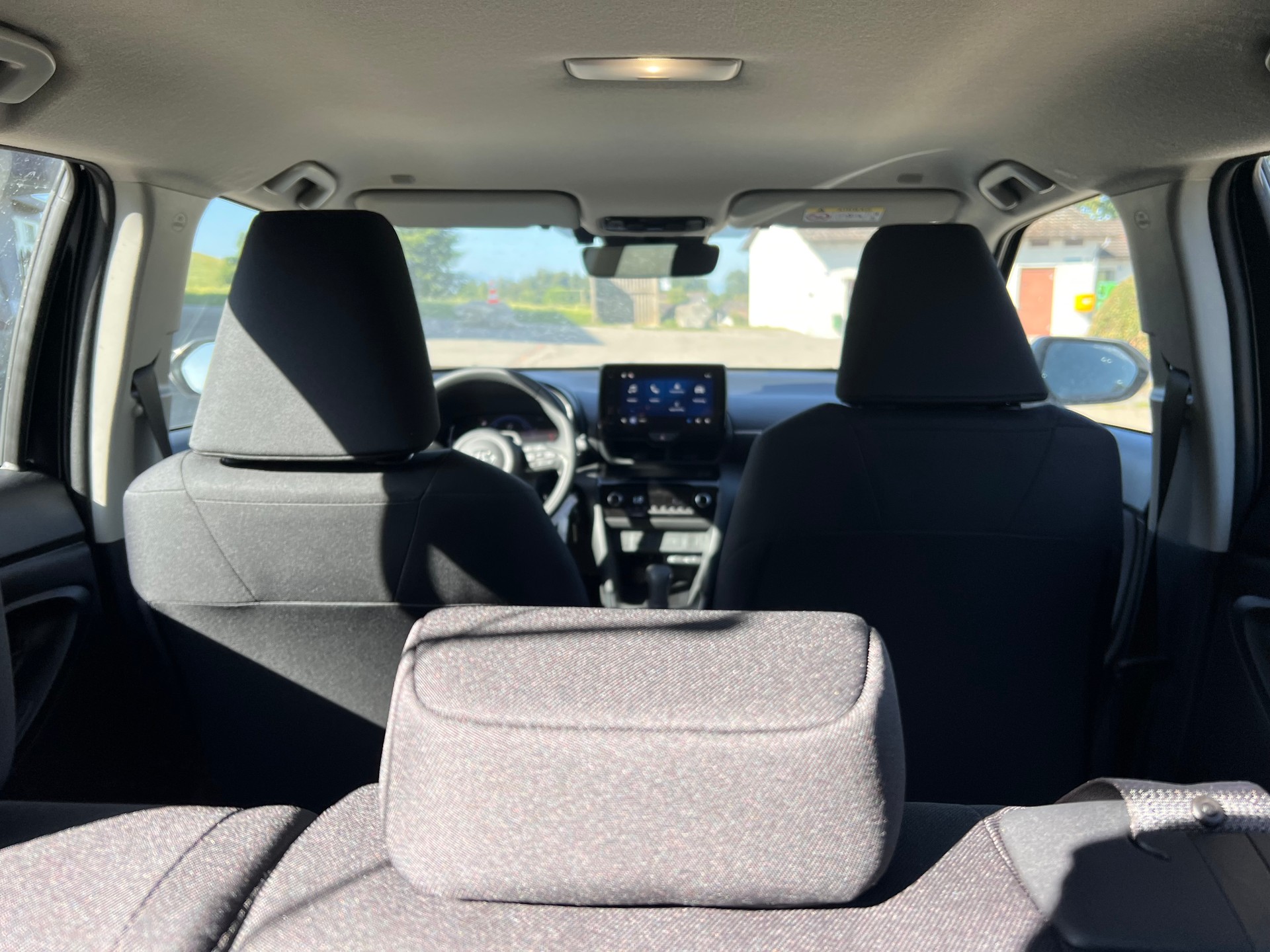 TOYOTA Yaris Cross 1.5 Comfort e-CVT-image-10