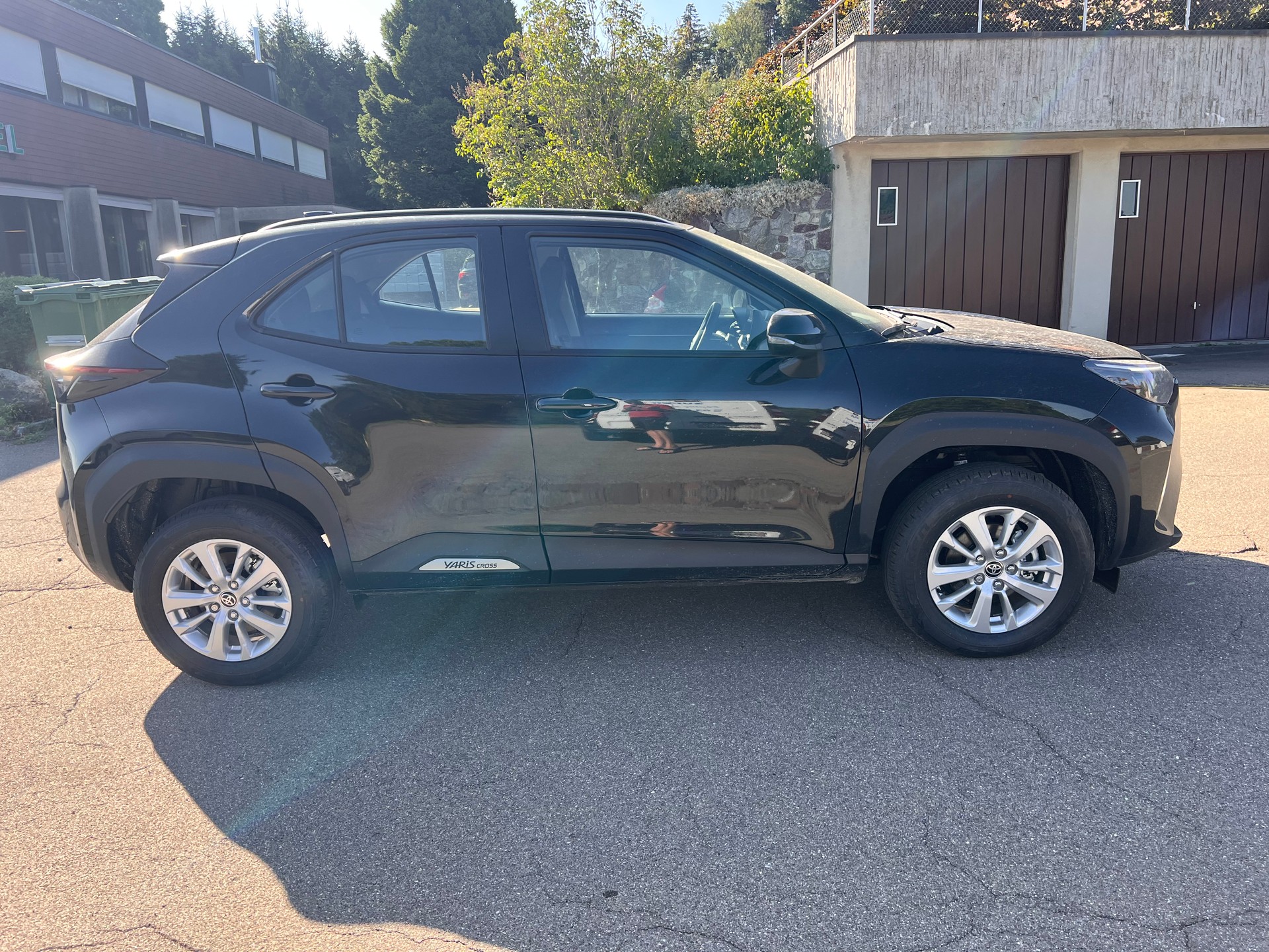 TOYOTA Yaris Cross 1.5 Comfort e-CVT-image-3