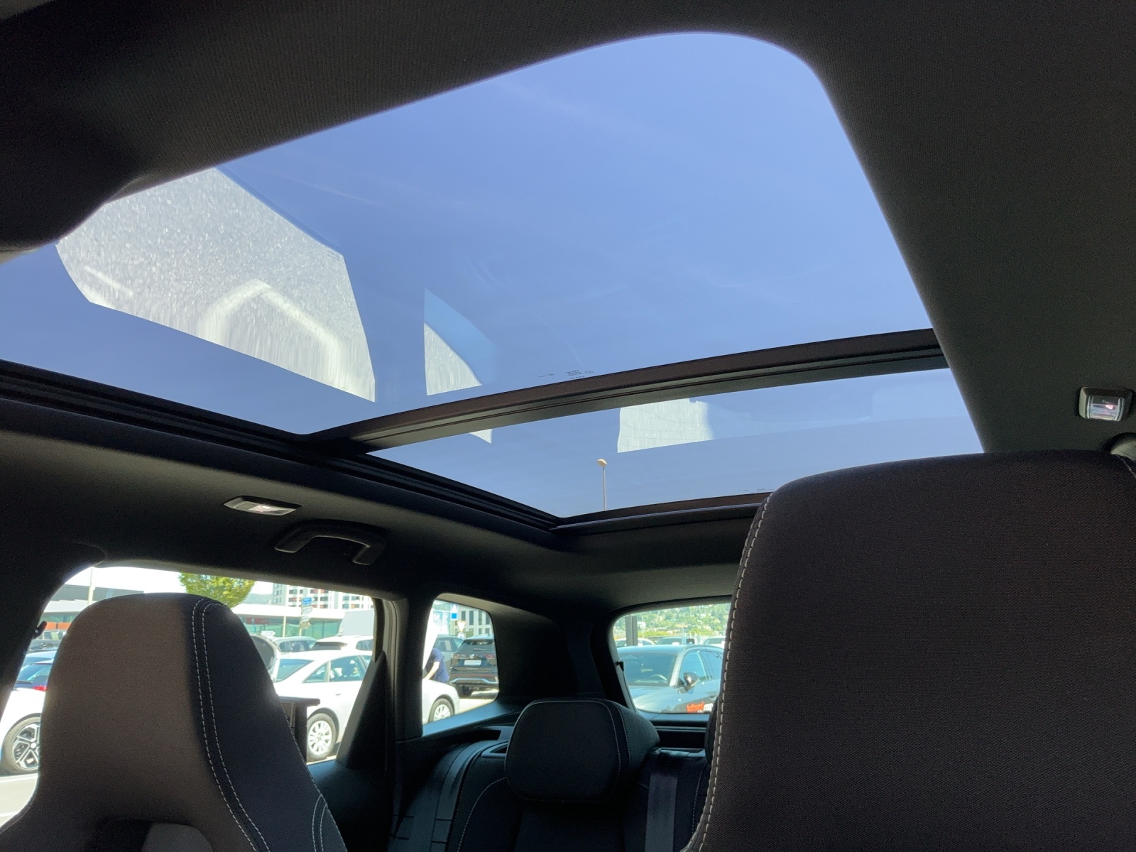 SKODA Karoq 1.5 TSI SportLine DSG-image-14