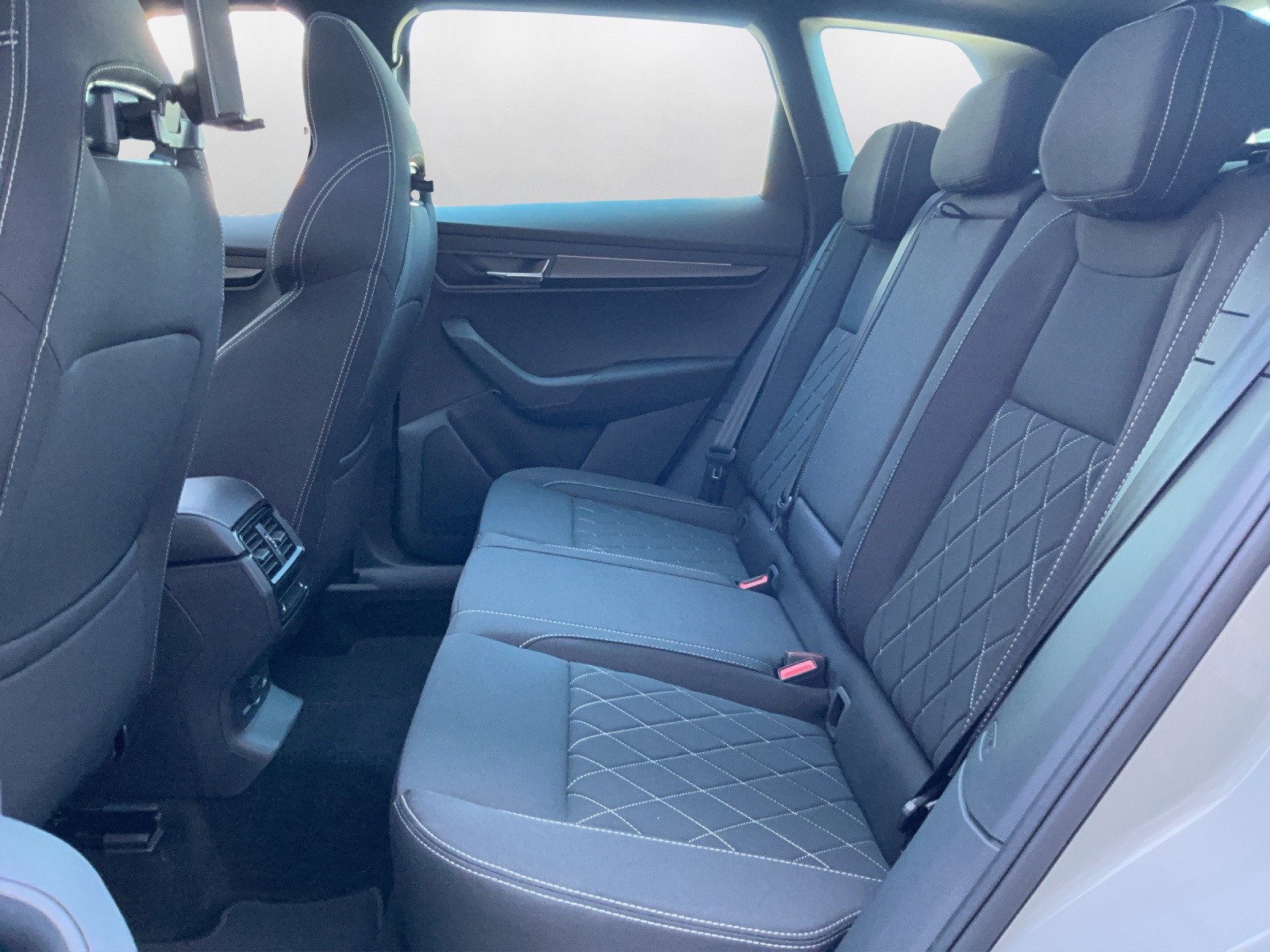 SKODA Karoq 1.5 TSI SportLine DSG-image-10