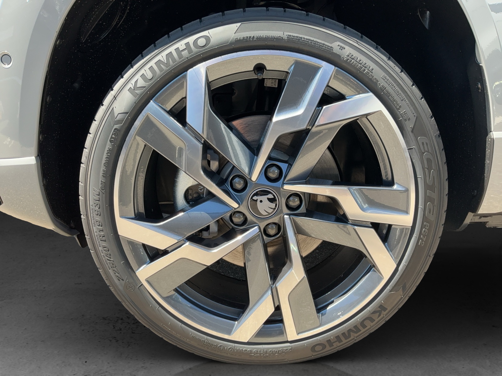 SKODA Karoq 1.5 TSI SportLine DSG-image-12