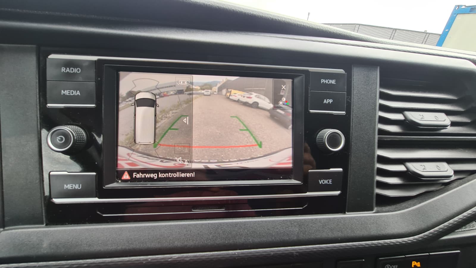 VW T6.1 2.0 TDI ** Lange Version ** RF-Kamera ** Klimaanlage ** Tempomat ** PDC Hinten ** LTZ MFK 18.08.2025 **-image-15