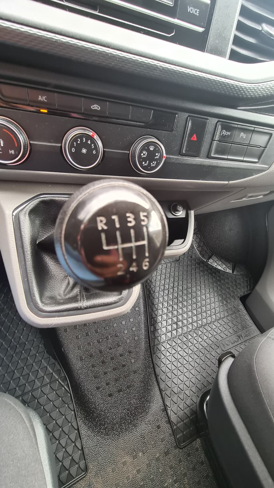 VW T6.1 2.0 TDI ** Lange Version ** RF-Kamera ** Klimaanlage ** Tempomat ** PDC Hinten ** LTZ MFK 18.08.2025 **-image-16