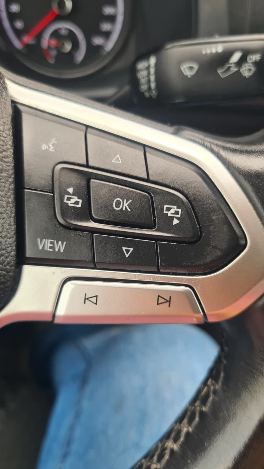 VW T6.1 2.0 TDI ** Lange Version ** RF-Kamera ** Klimaanlage ** Tempomat ** PDC Hinten ** LTZ MFK 18.08.2025 **-image-12