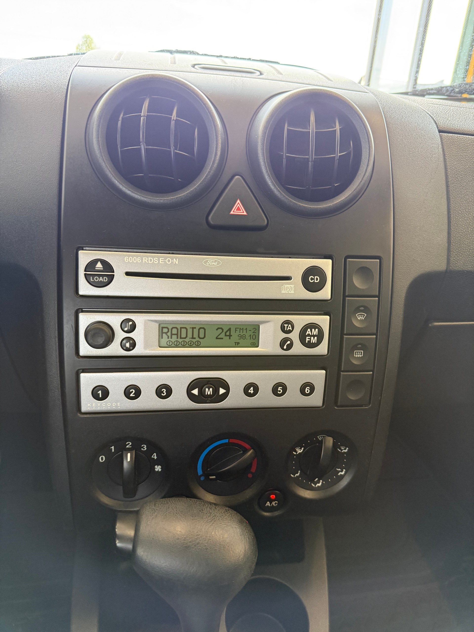FORD Fusion 1.6 16V Trend-image-12