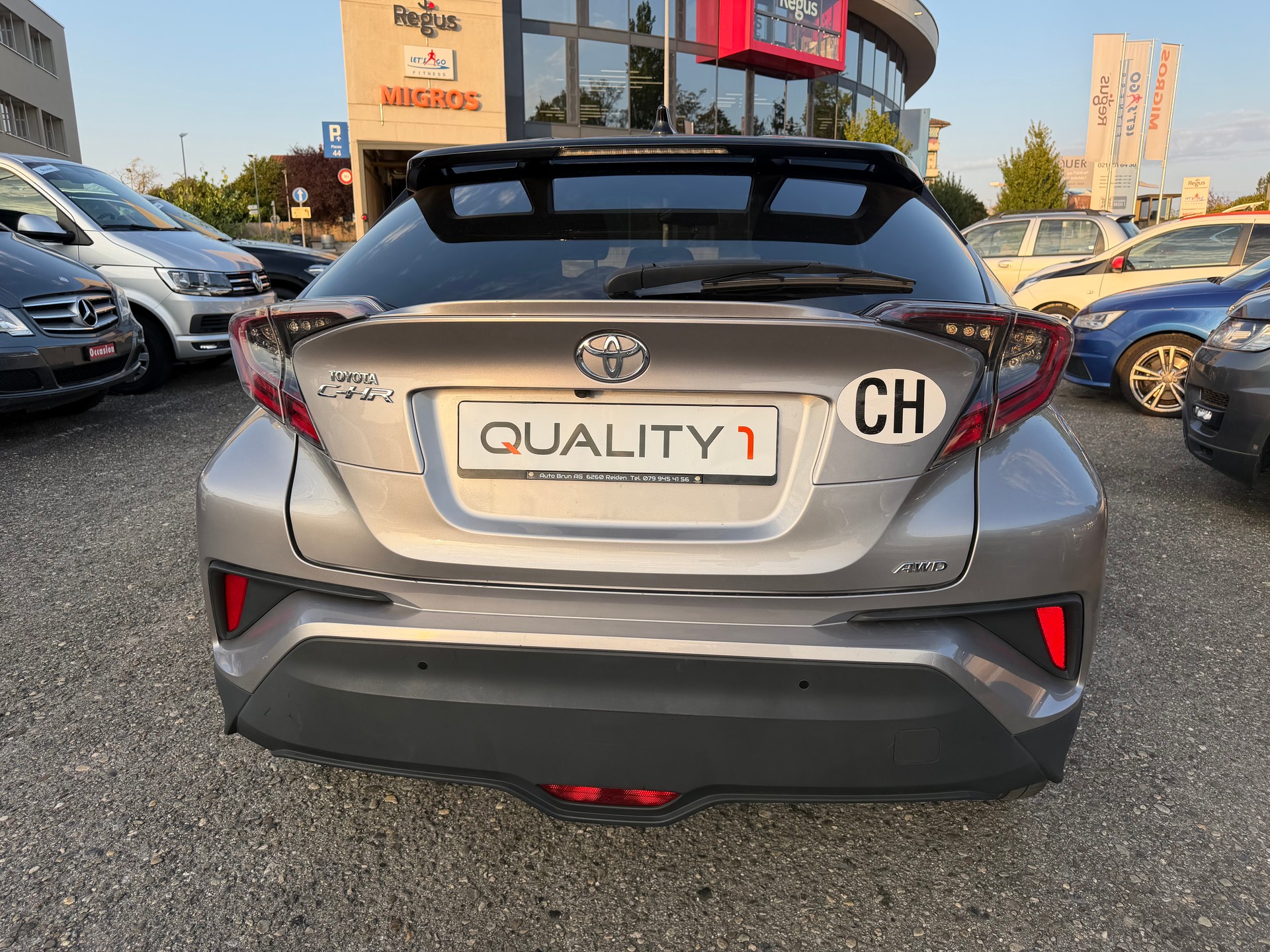 TOYOTA C-HR 1.2 Turbo Style 4WD Multidrive S-image-3