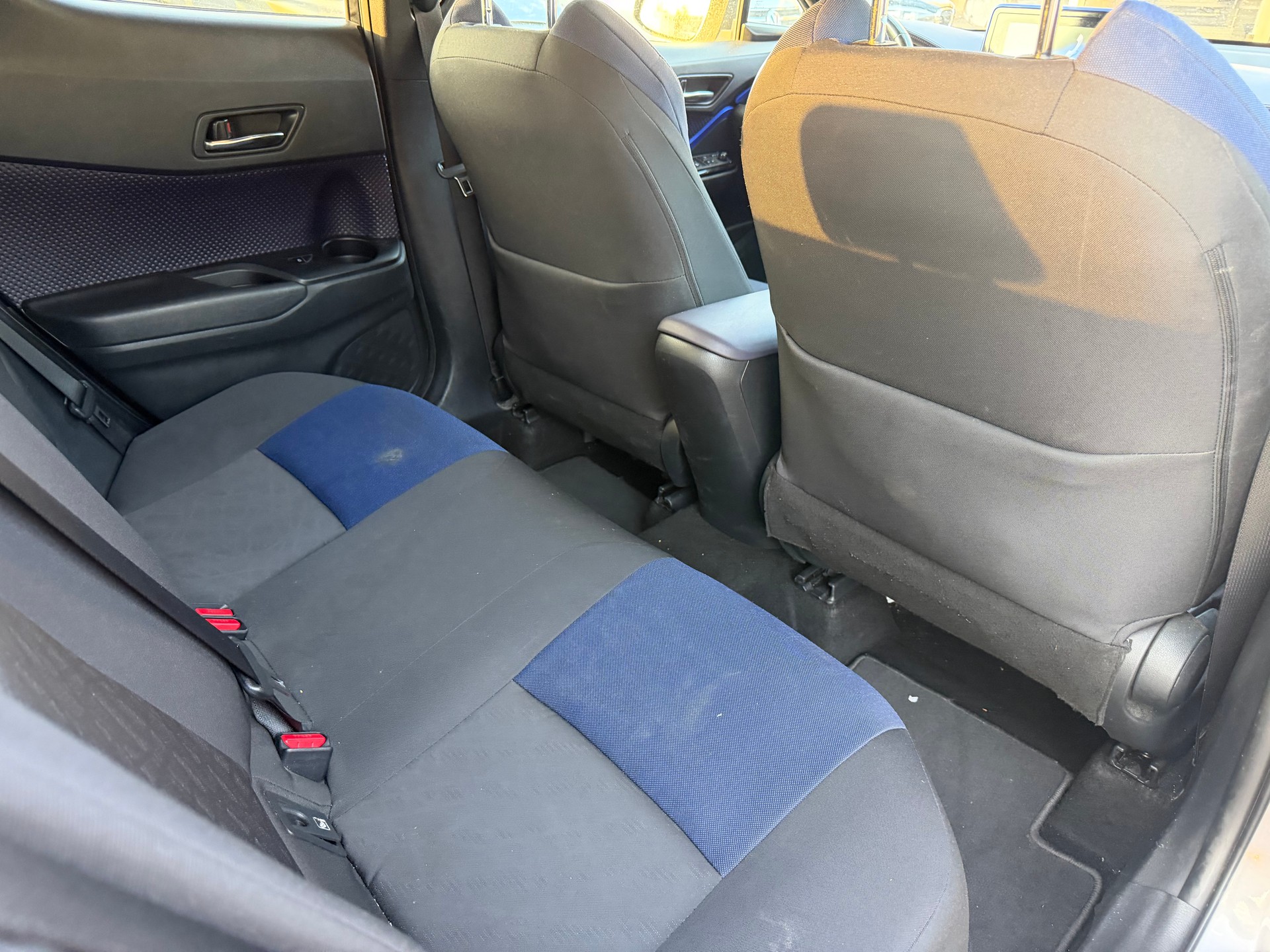 TOYOTA C-HR 1.2 Turbo Style 4WD Multidrive S-image-6