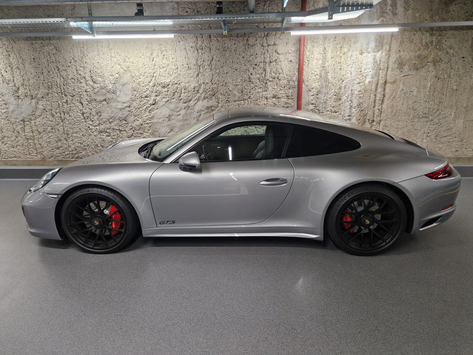 PORSCHE 3.0 Carrera GTS PDK-image-2