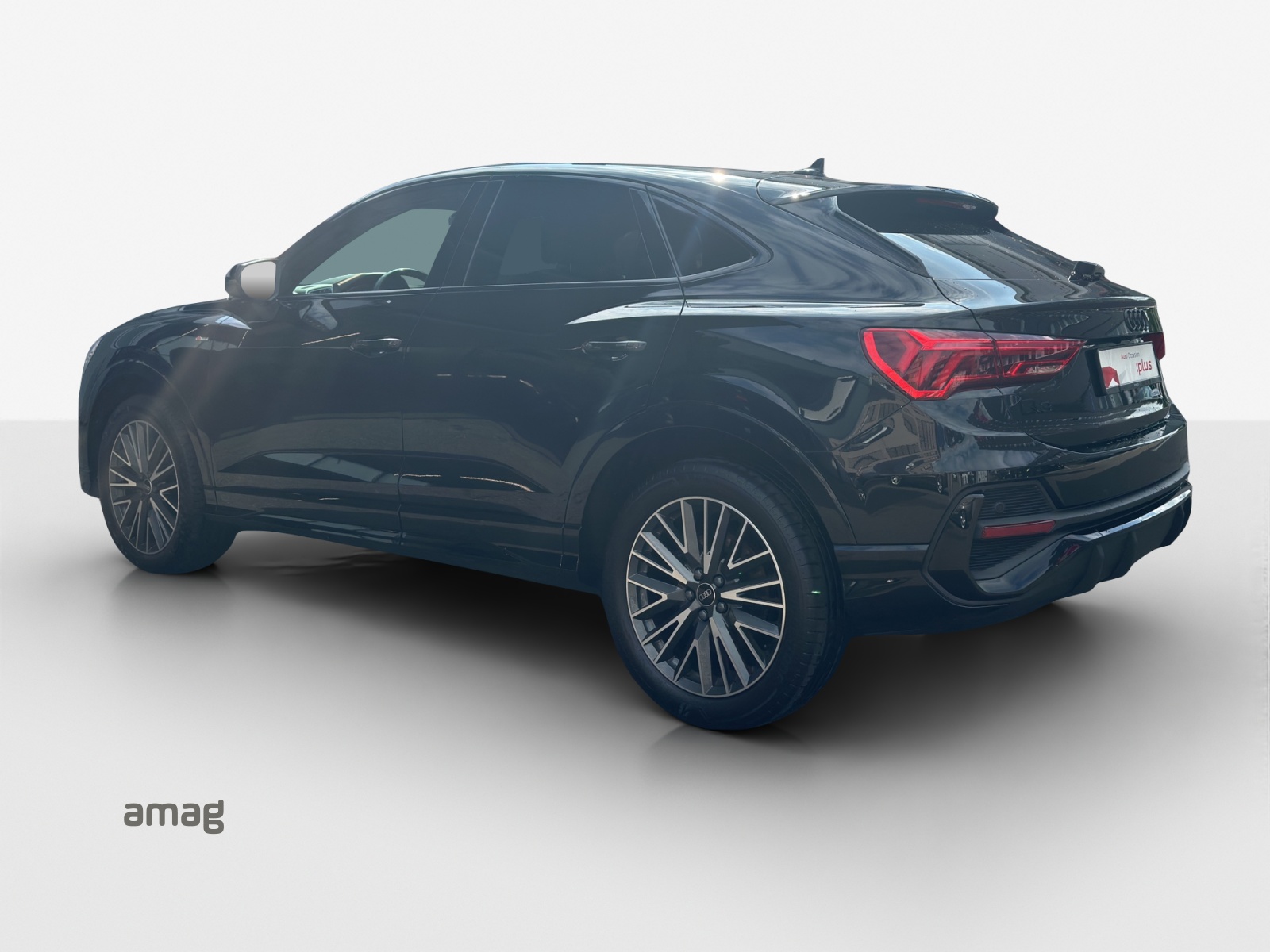 AUDI Q3 Sportback 40 TFSI S line quattro S-tronic-image-2