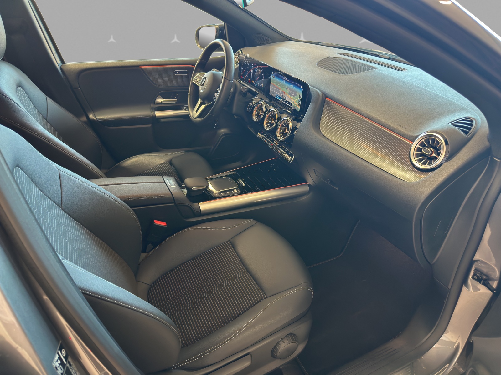 MERCEDES-BENZ B 200 Night Star 7G-DCT-image-8
