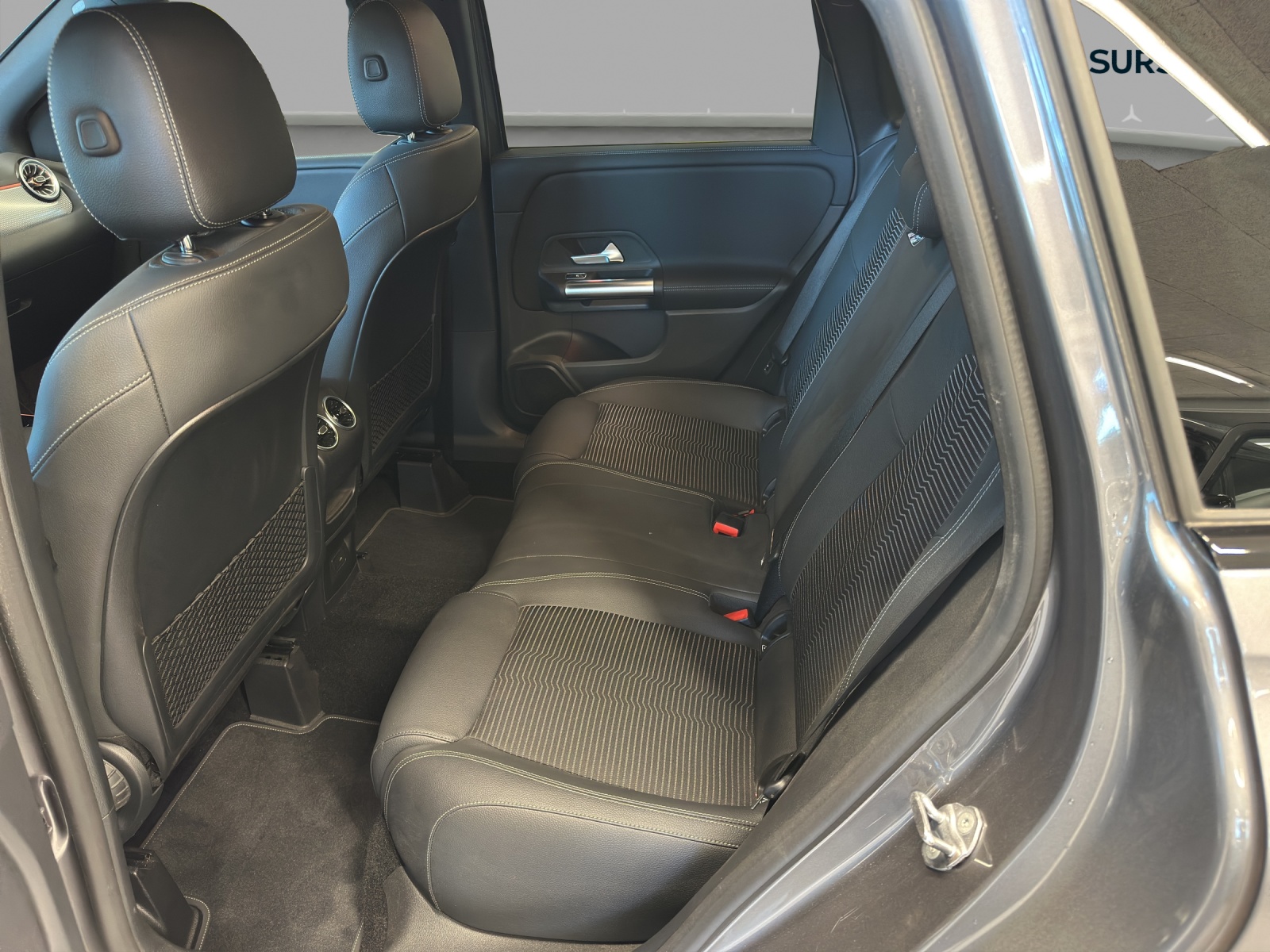MERCEDES-BENZ B 200 Night Star 7G-DCT-image-13