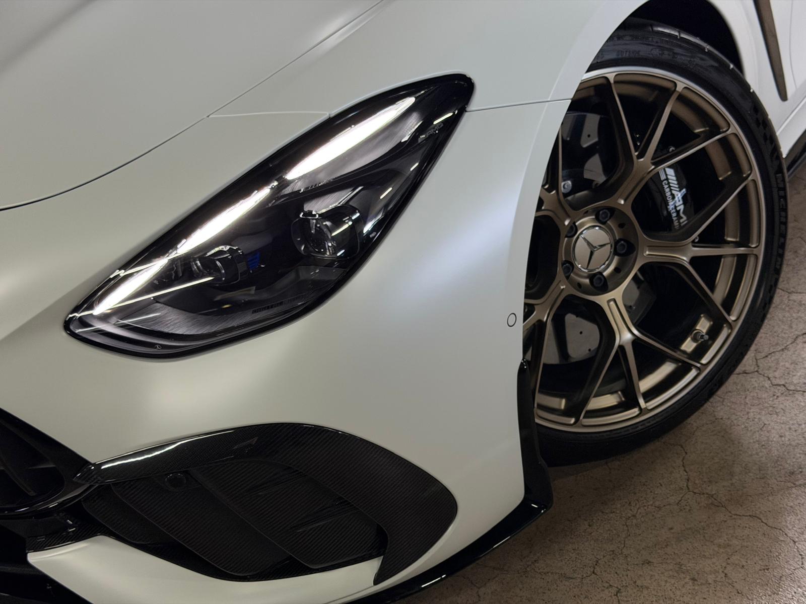 MERCEDES-BENZ AMG GT 63 PRO Limited Magno White Matt Performance 4Matic+ Executive 1of1 Edition-showroom-element-2