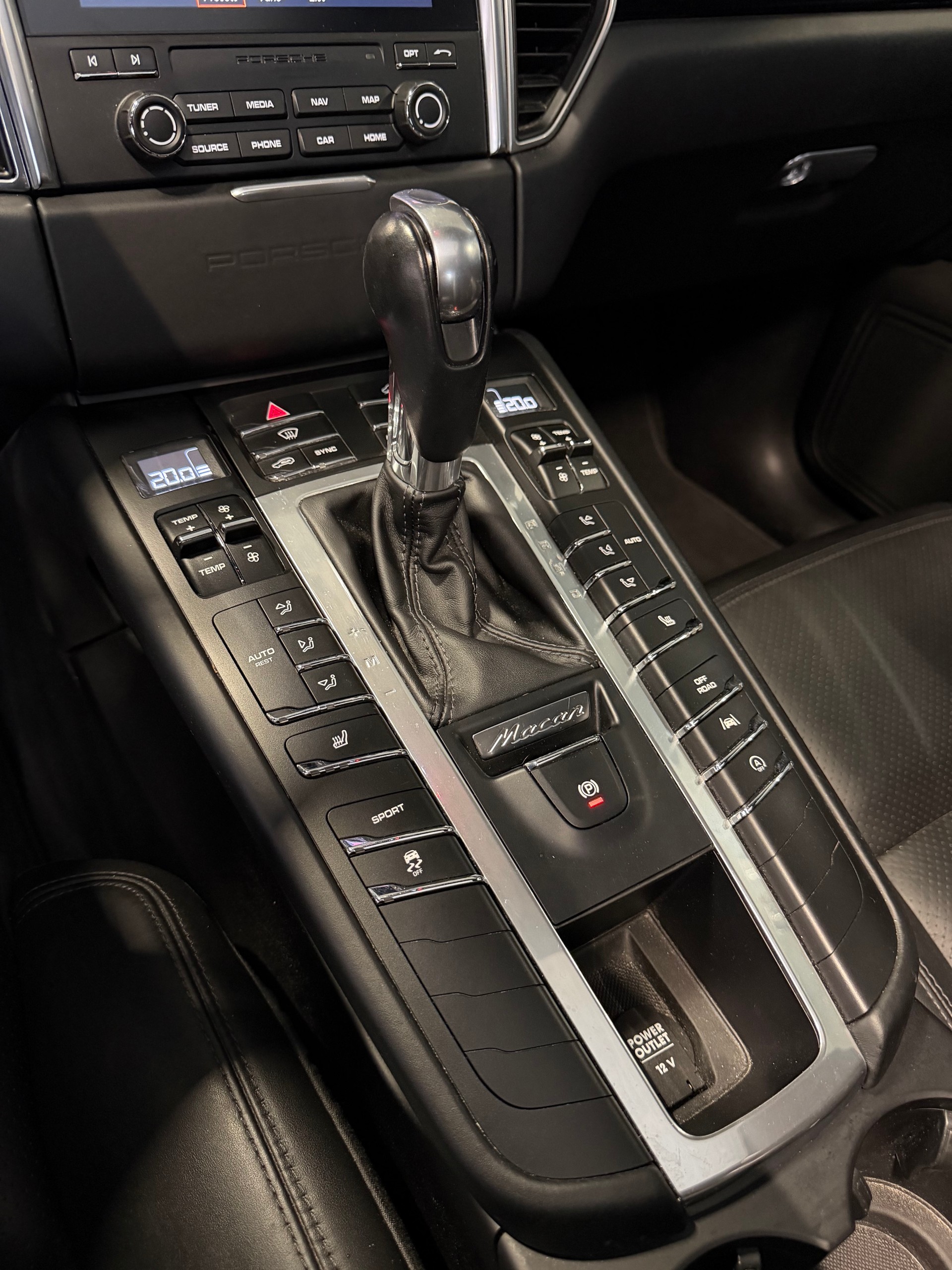 PORSCHE Macan S PDK *CH VHC*-image-10