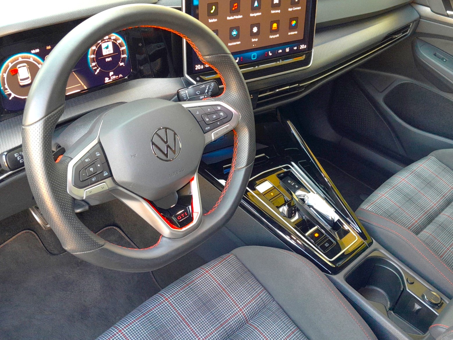 VW Golf 2.0 TSI GTI DSG-image-7