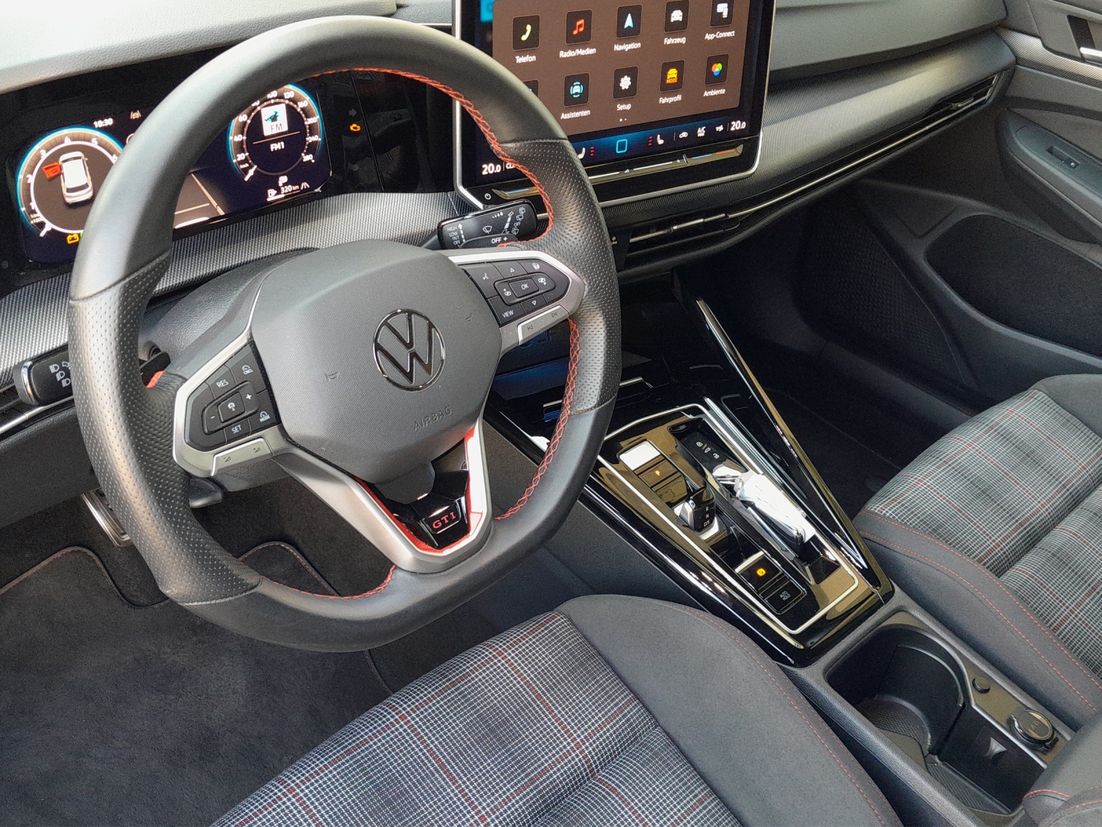 VW Golf 2.0 TSI GTI DSG-image-7