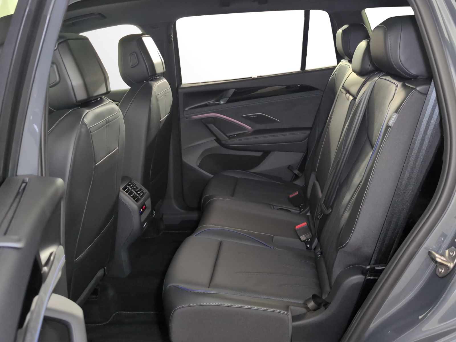 VW Tayron 2.0 TSI R-Line Plus DSG 4Motion-image-7