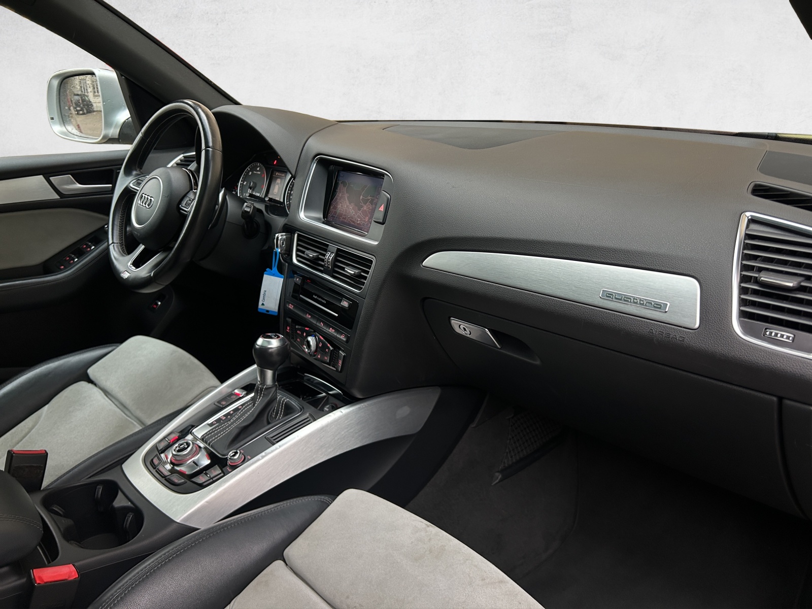 AUDI SQ5 3.0 TDI quattro tiptronic-image-8
