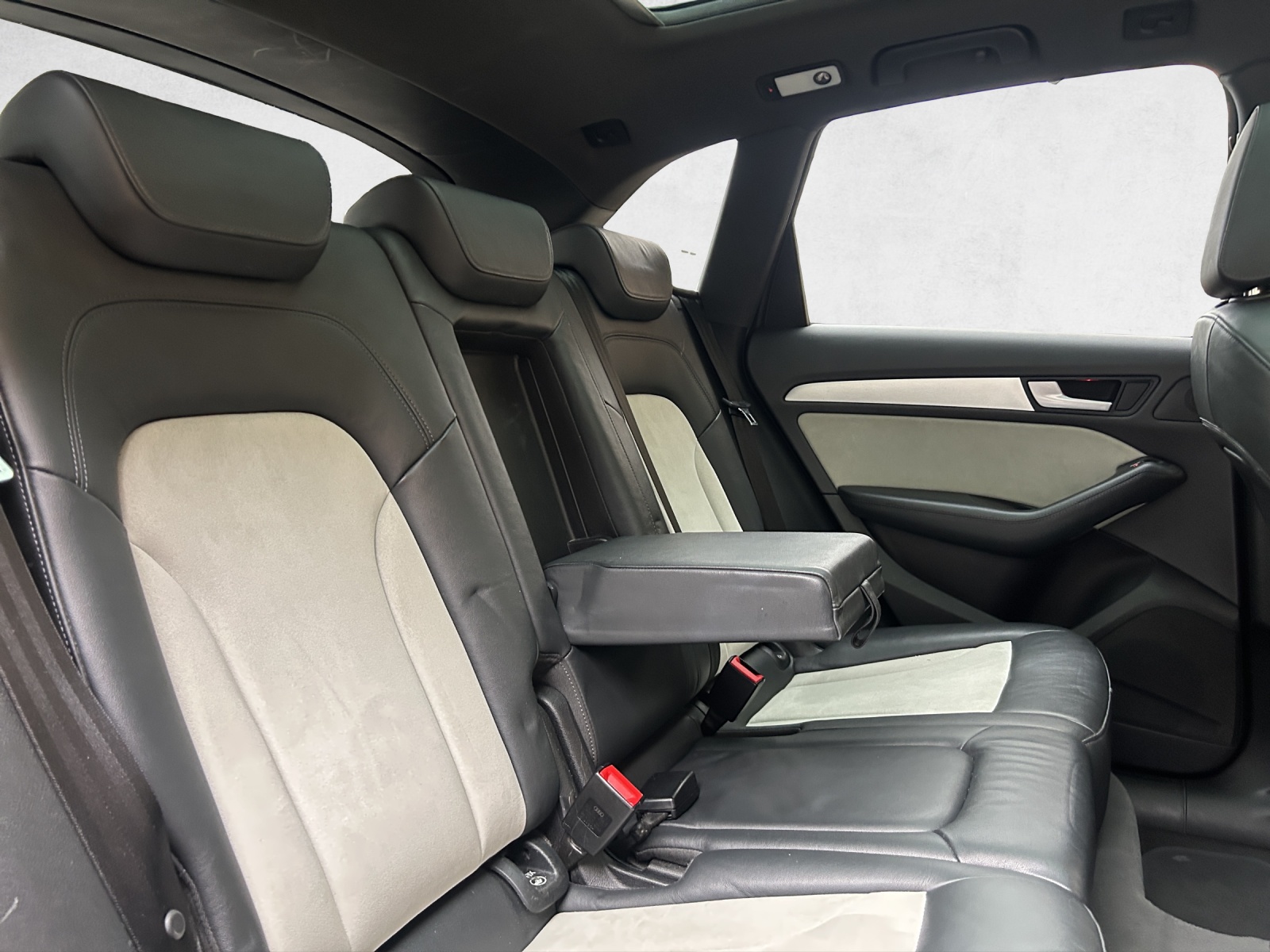 AUDI SQ5 3.0 TDI quattro tiptronic-image-16