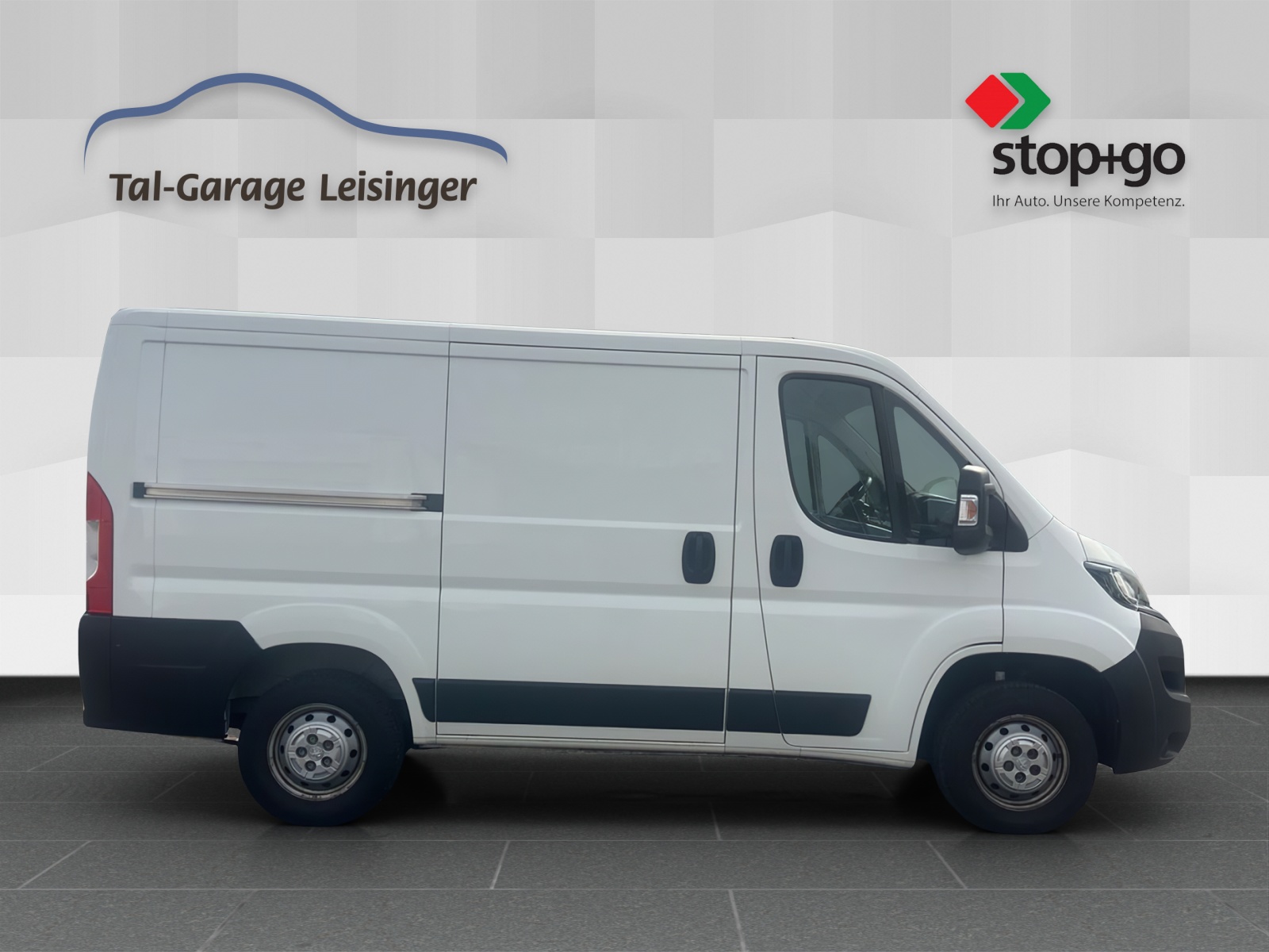 PEUGEOT Boxer 2.2 HDI 333 Premium L1H1-image-2