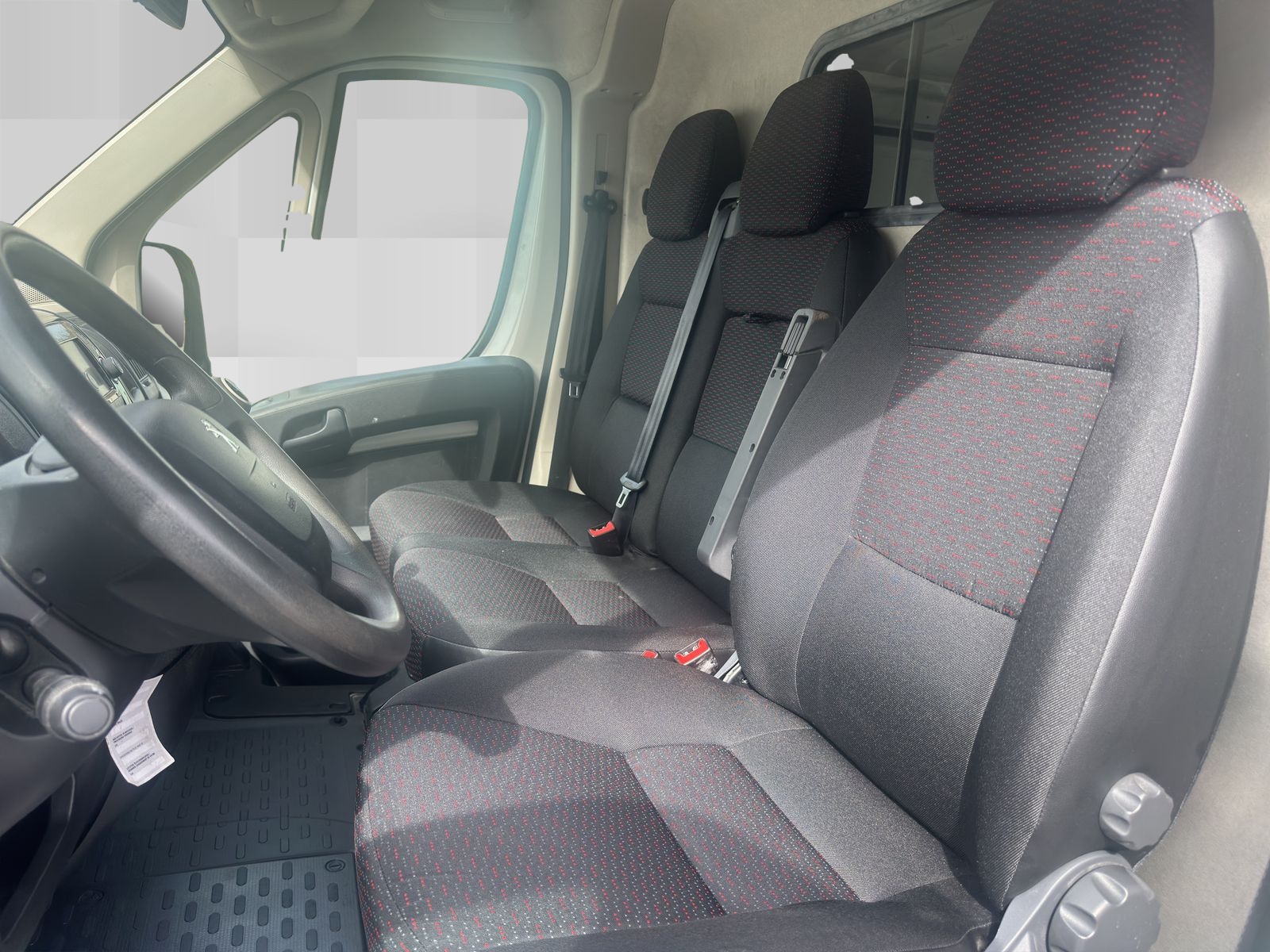 PEUGEOT Boxer 2.2 HDI 333 Premium L1H1-image-4