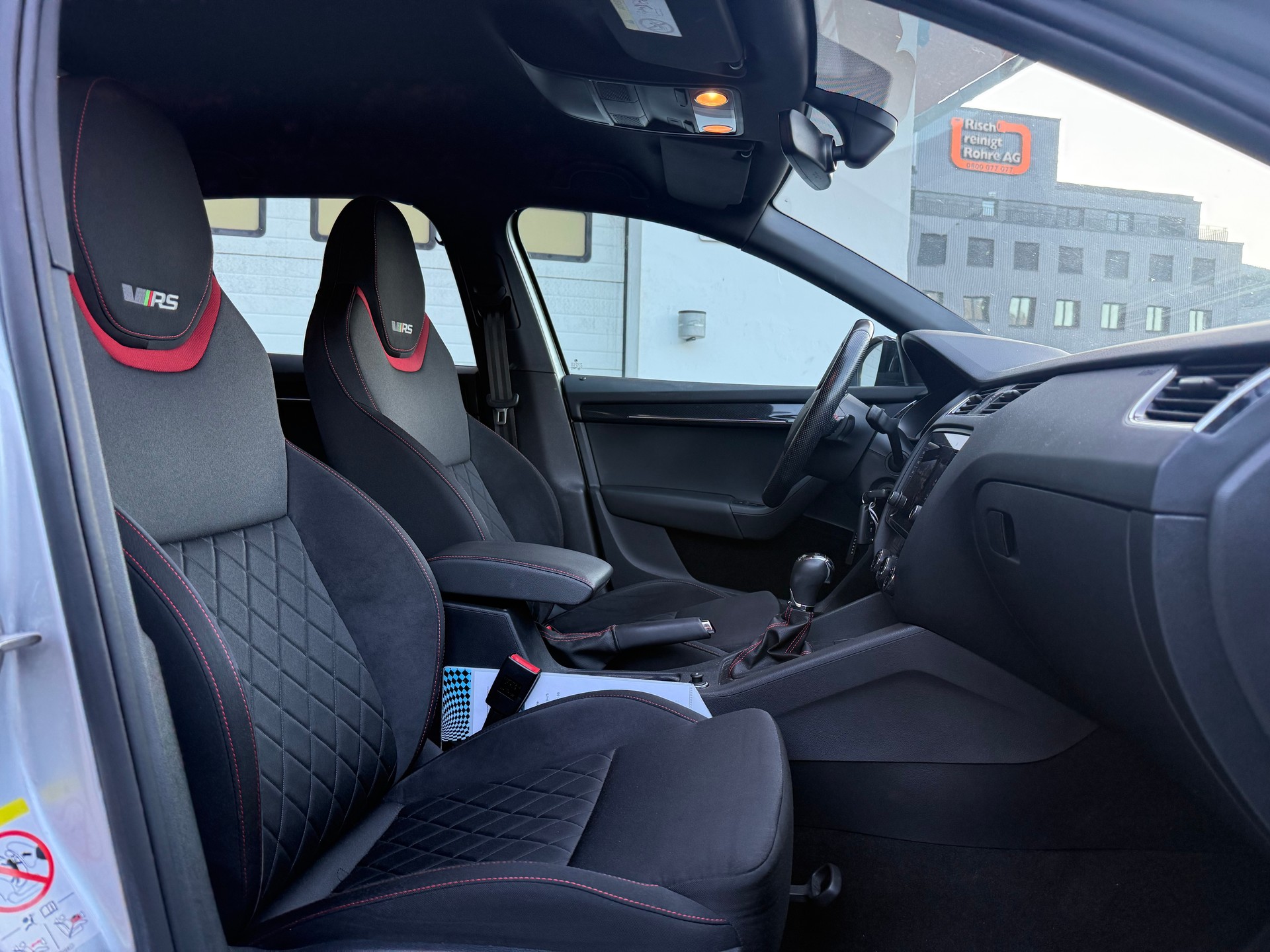 SKODA Octavia Combi 2.0 TDI RS Prag 4x4 DSG-image-9