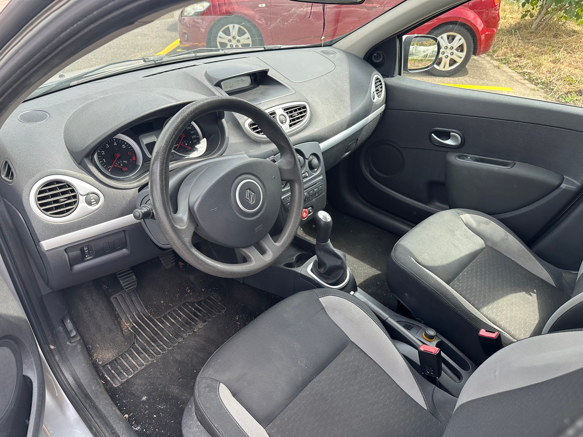 RENAULT Clio Grandtour 1.2 16V Expression-image-7