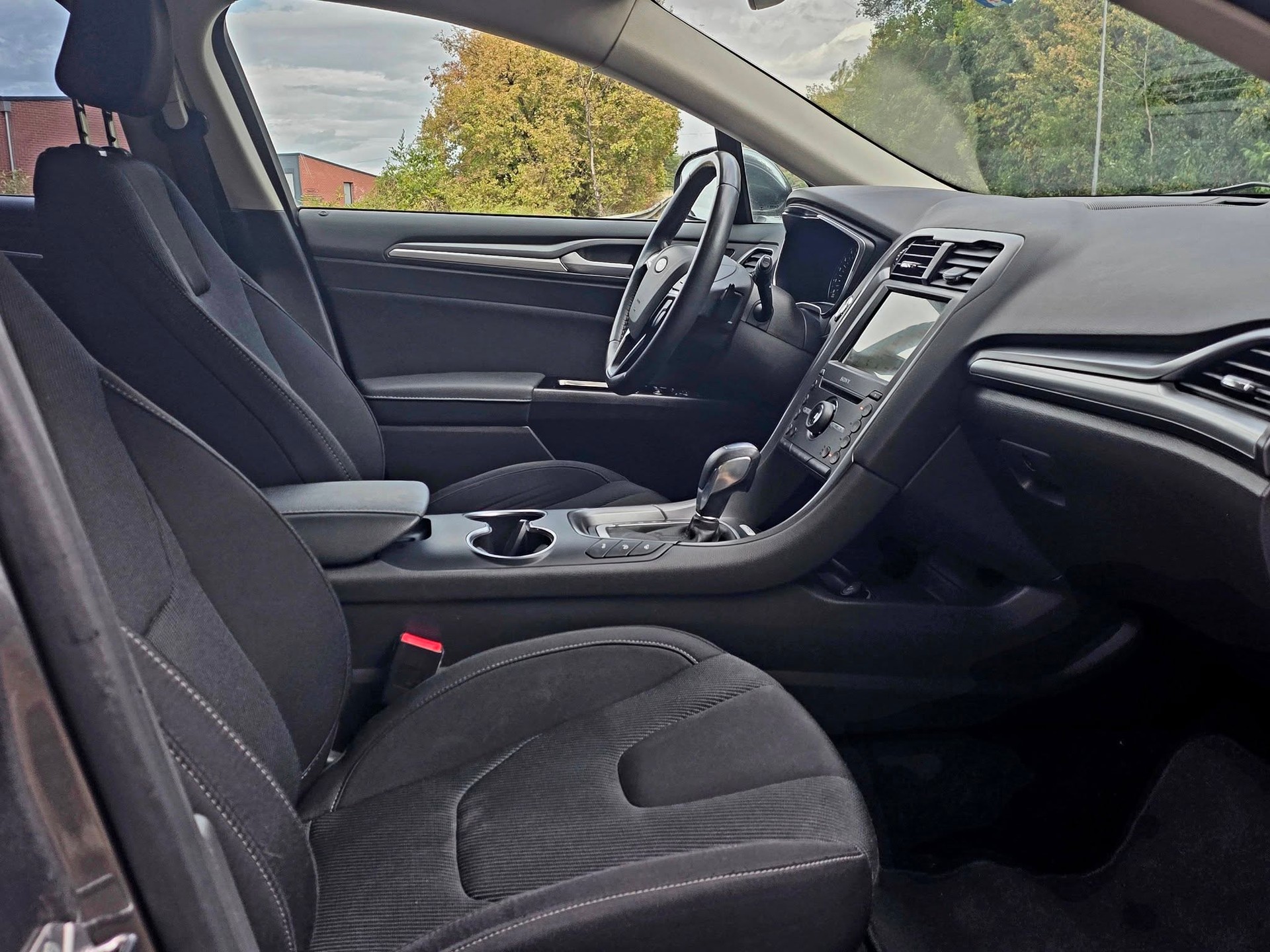 FORD Mondeo 2.0 TDCi Titanium PowerShift-image-11