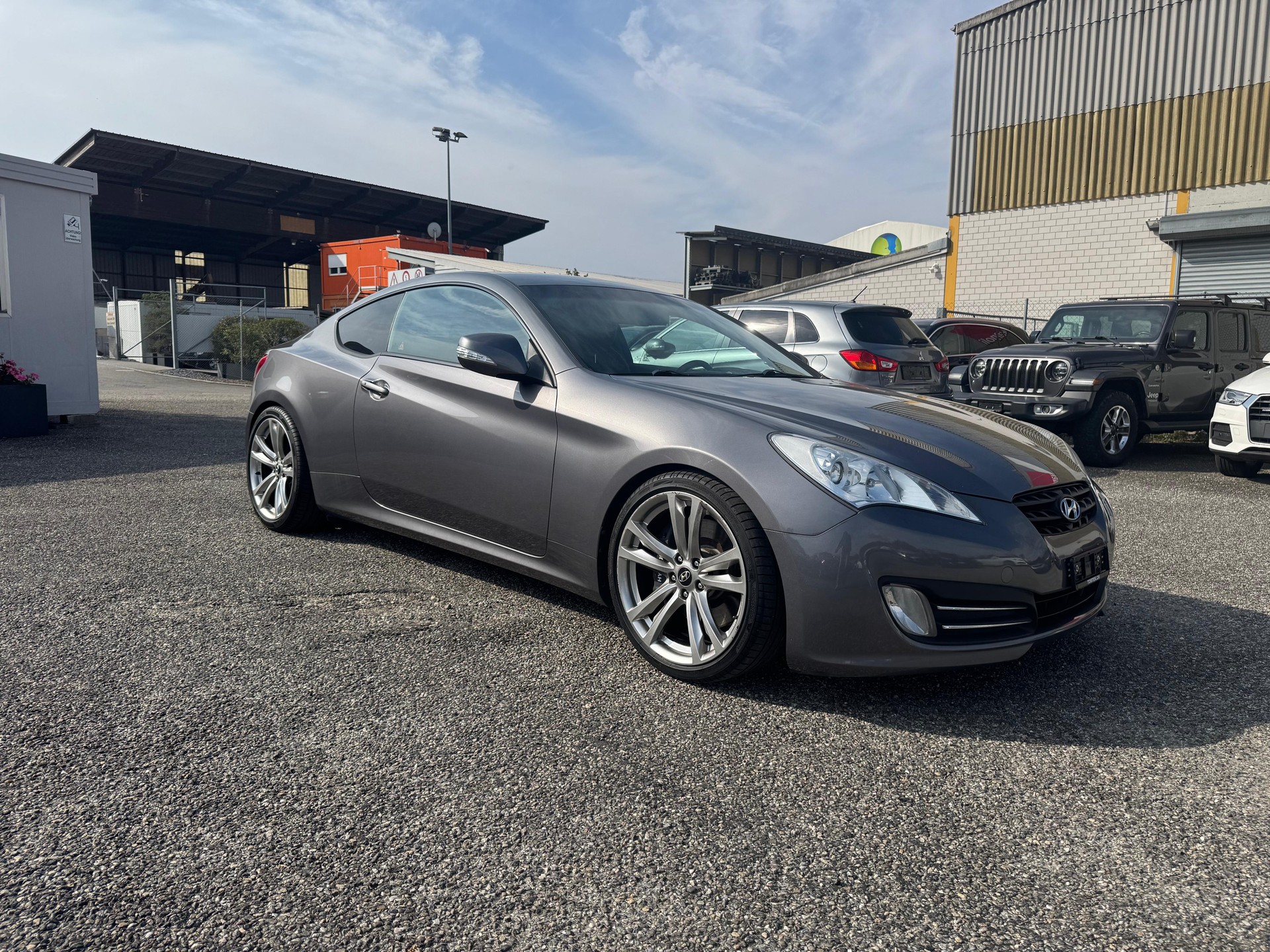 HYUNDAI Genesis 3.8 V6 Automatic-image-5
