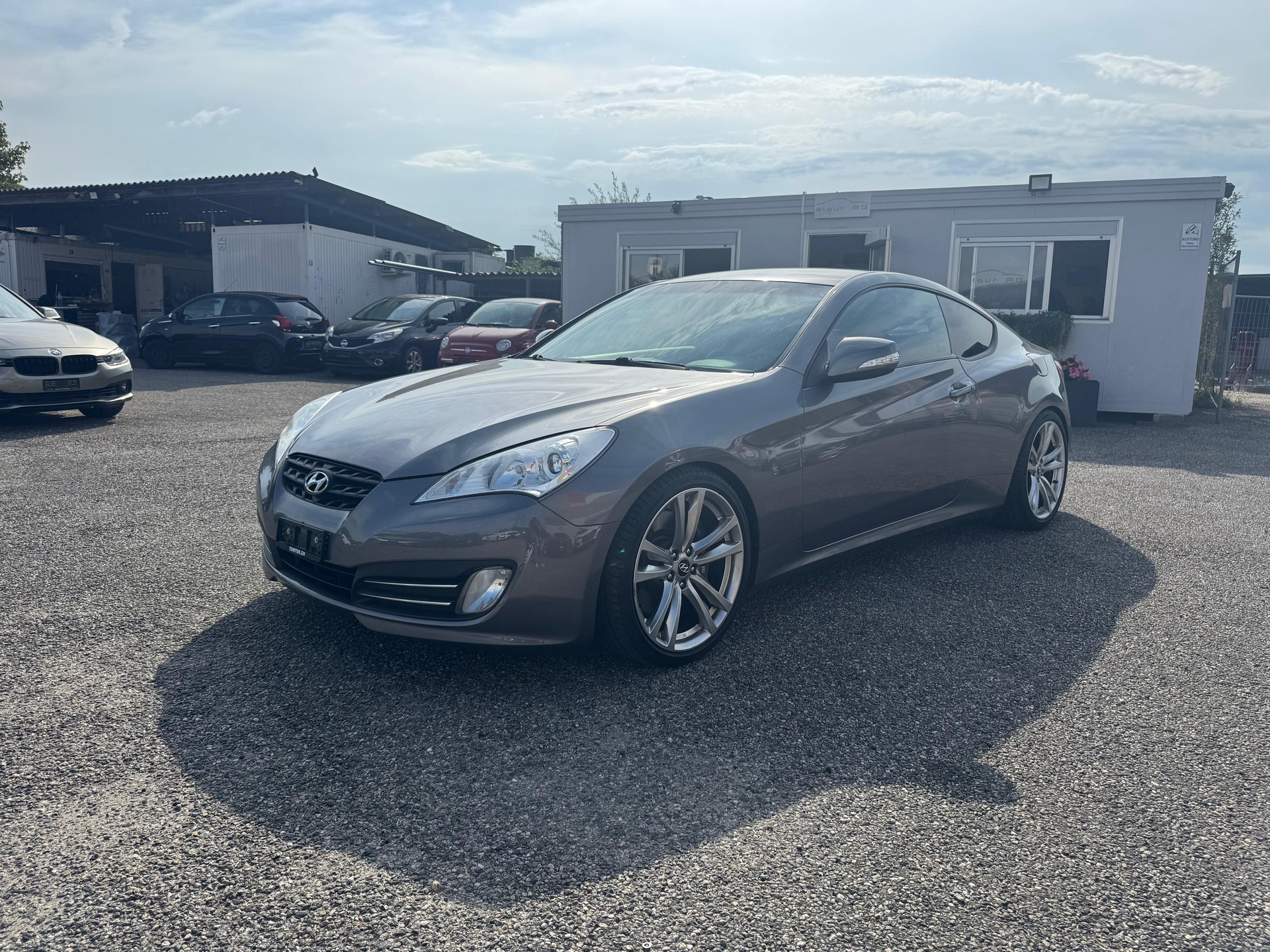 HYUNDAI Genesis 3.8 V6 Automatic-image-1